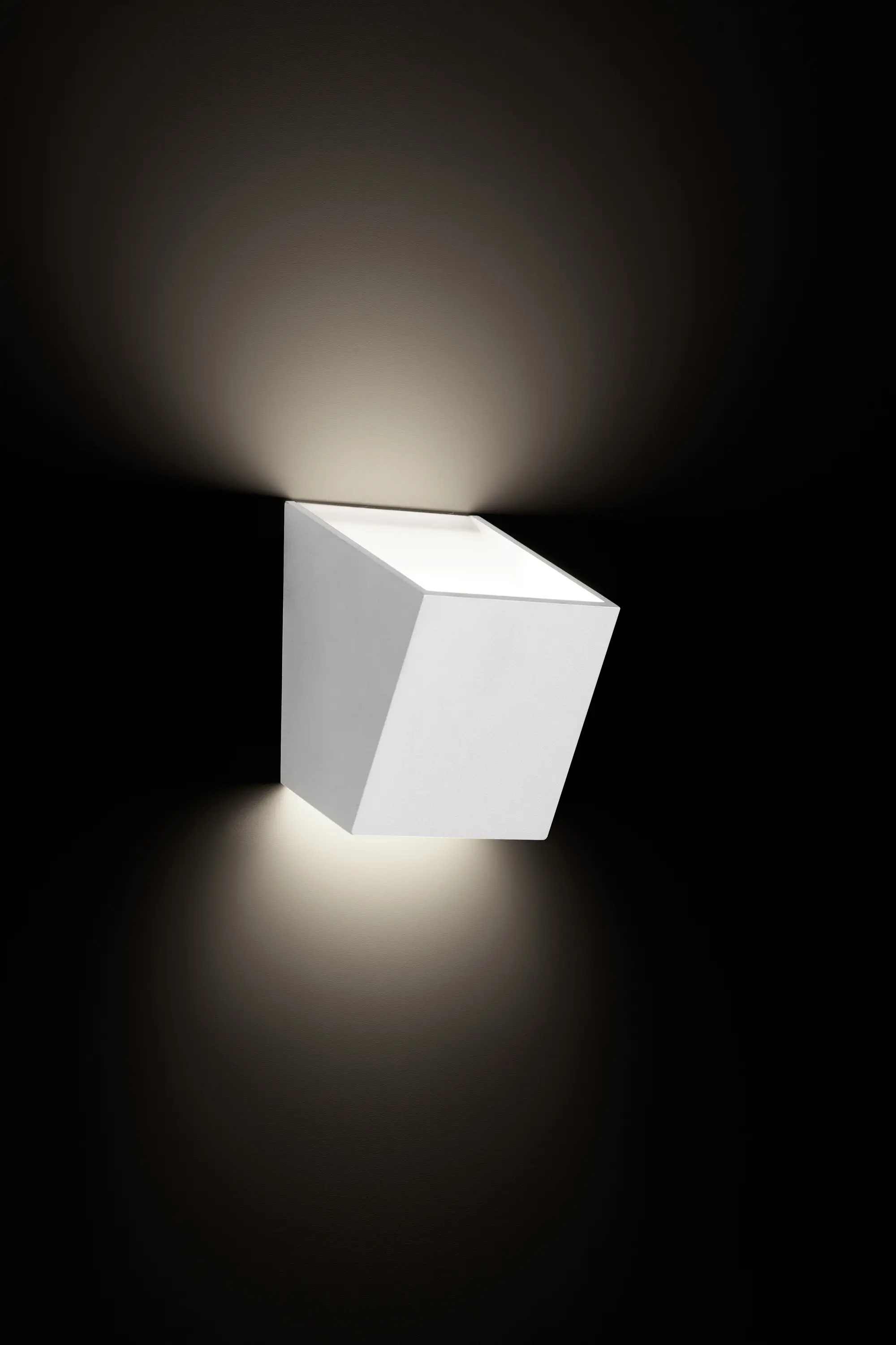 tossB - 25° wall led
