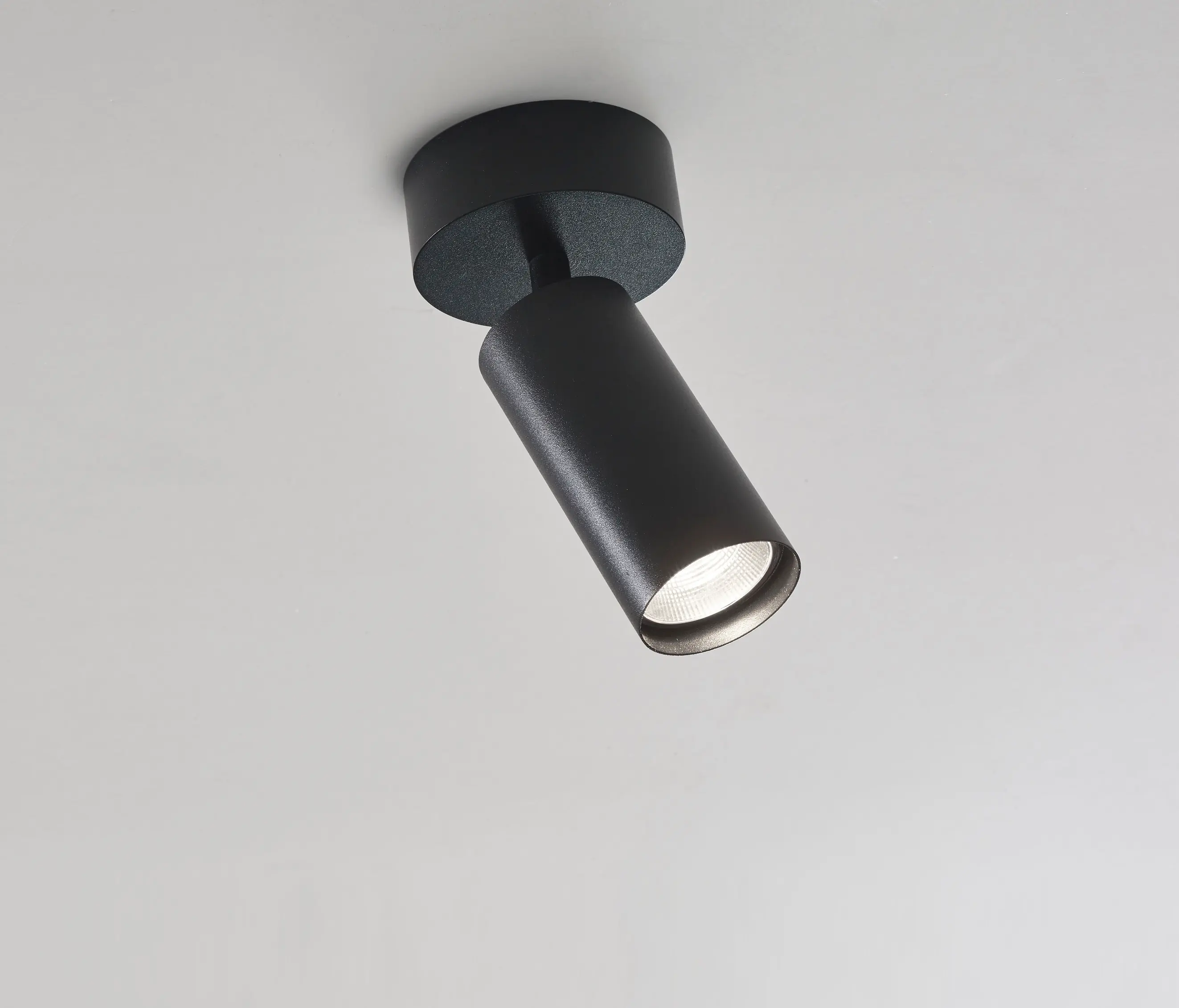 tossB - victor spot LED