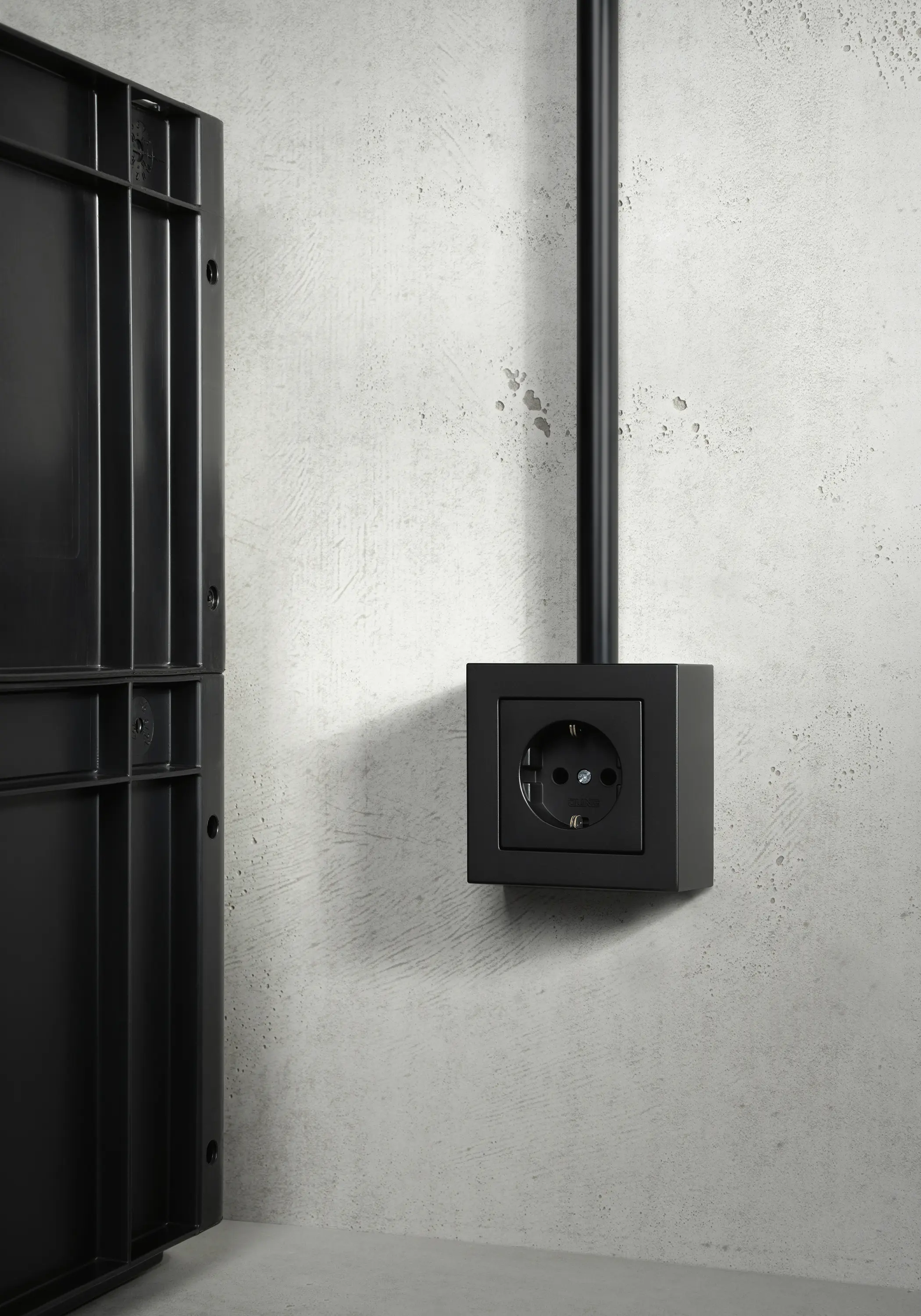 JUNG - A CUBE KNX Kompakt-Raumkontroller F 40 in Aluminium