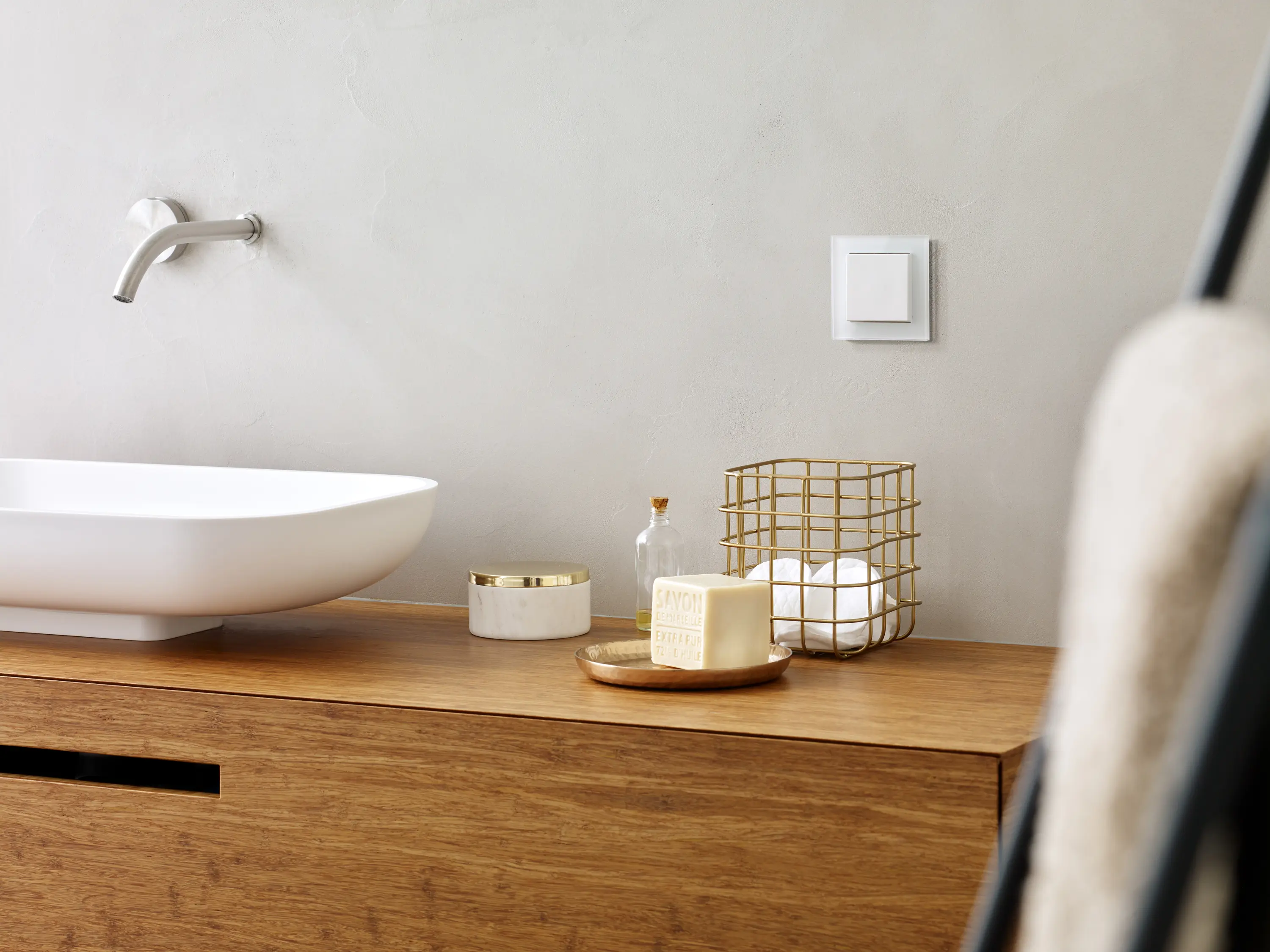 JUNG - LS PLUS | Switch in white