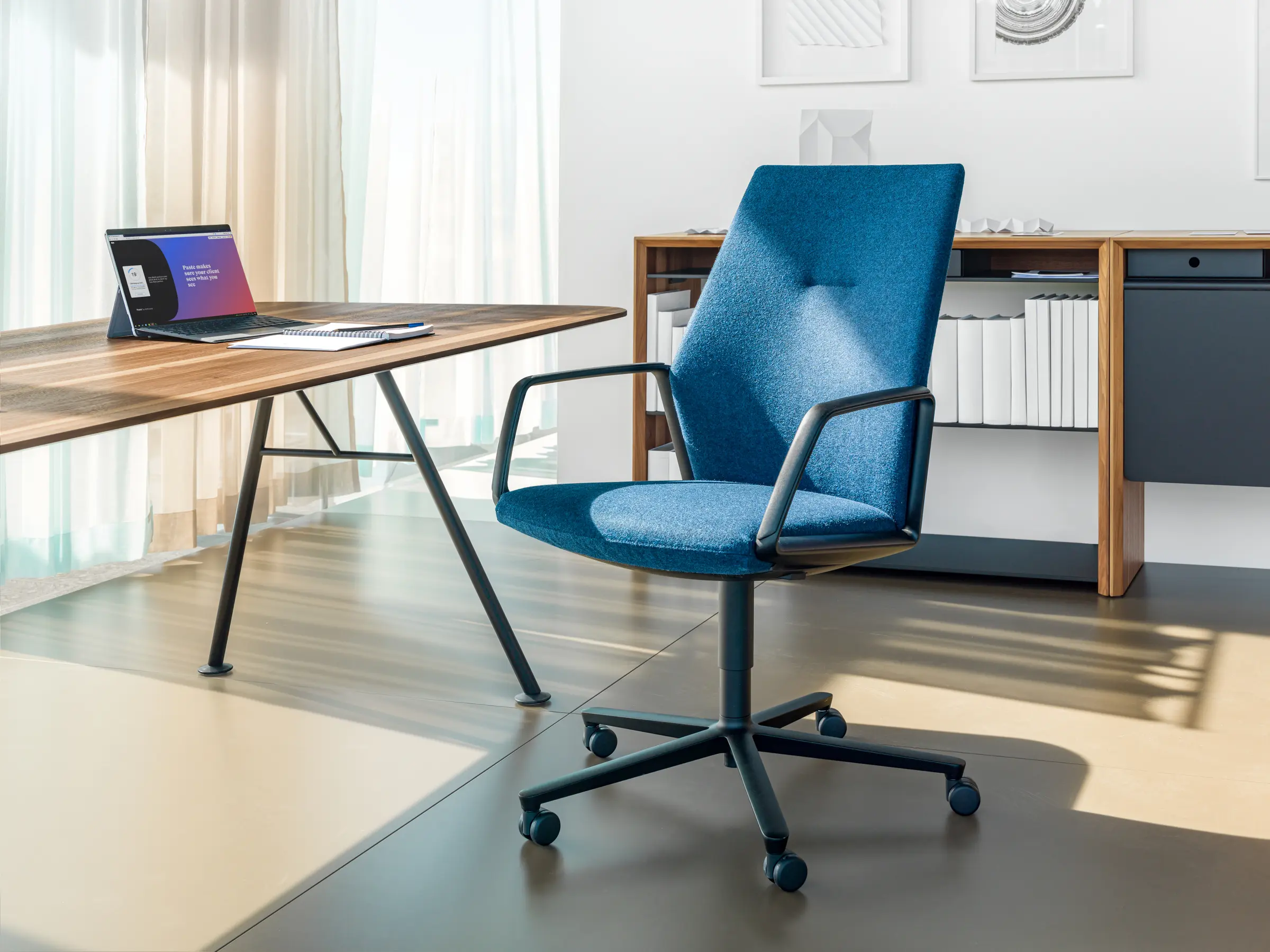 Girsberger - EYLA conference chair high