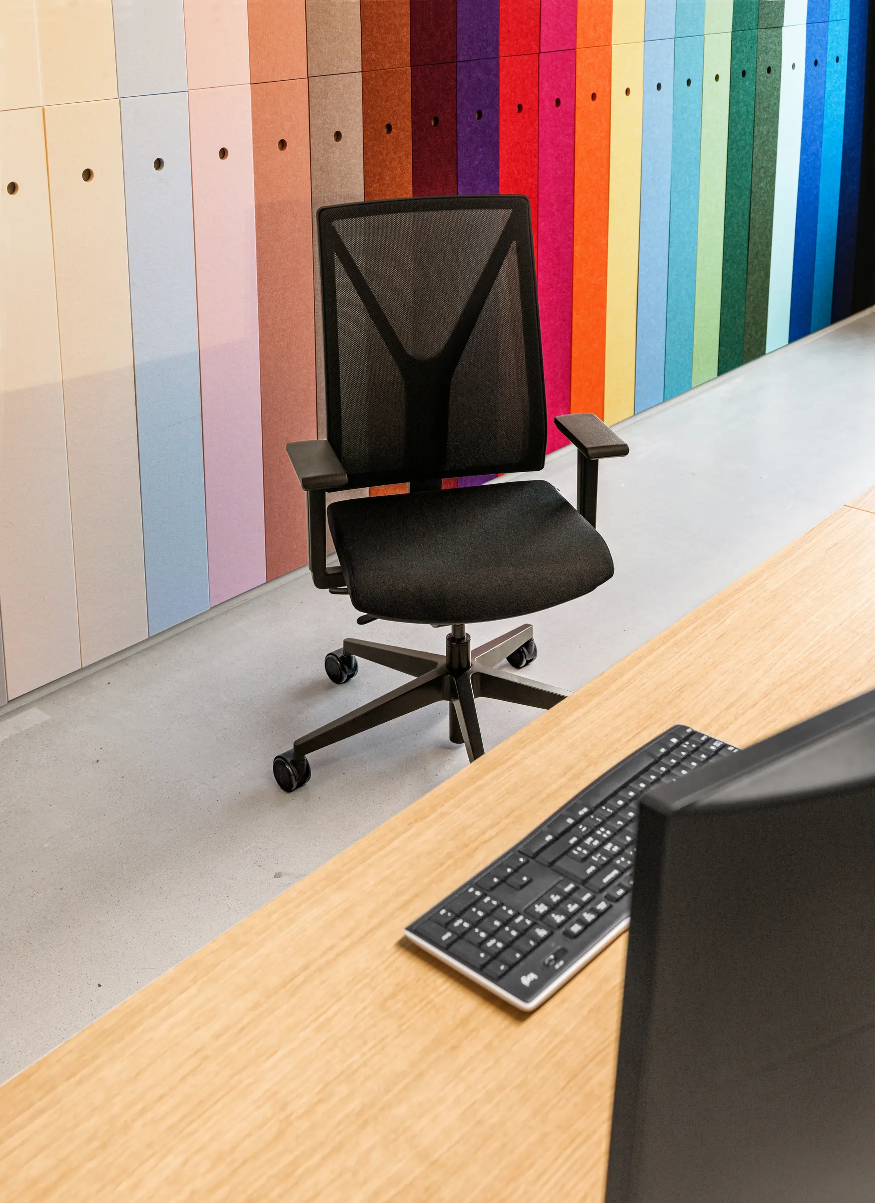 Girsberger - YANOS 4-legged chair