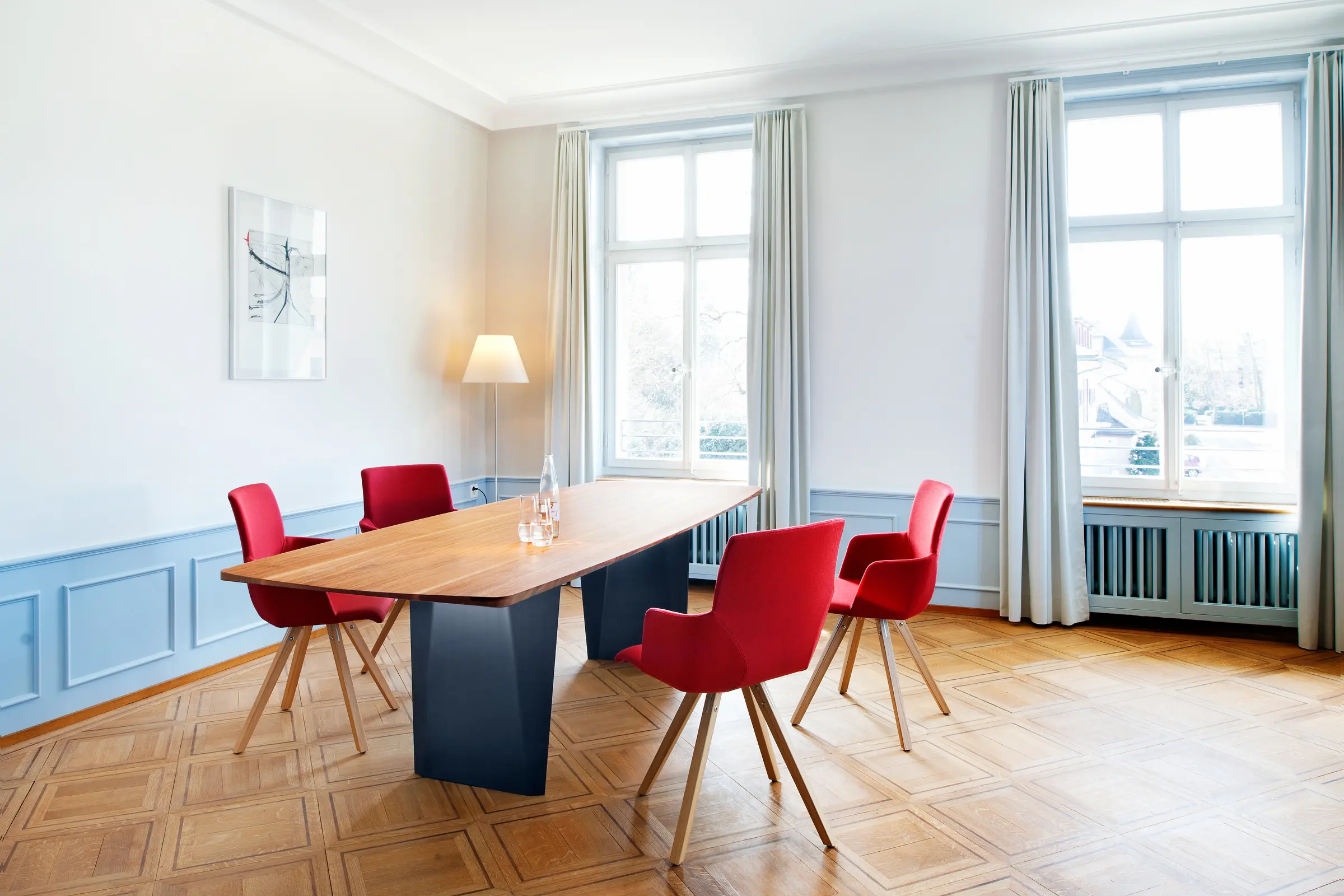 Girsberger - ONDA Table