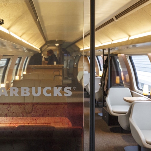 Produkt Starbucks auf Schienen | Schweiz des Herstellers Girsberger anzeigen