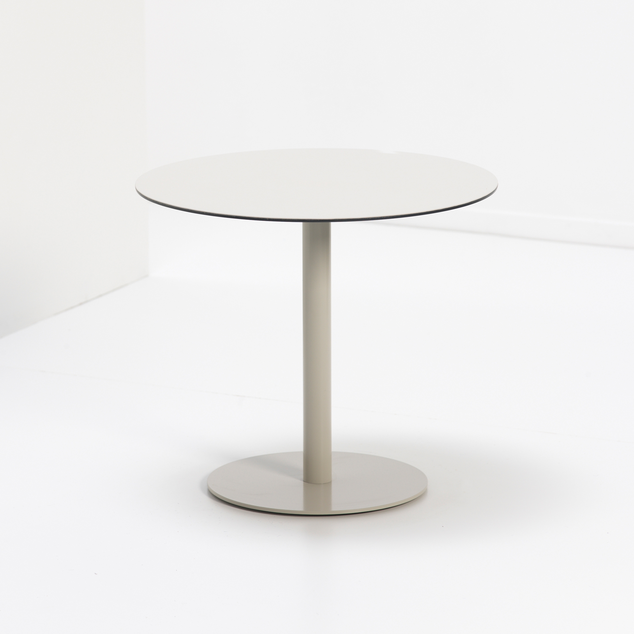 Mostra il prodotto Soft Tables del produttore van Esch