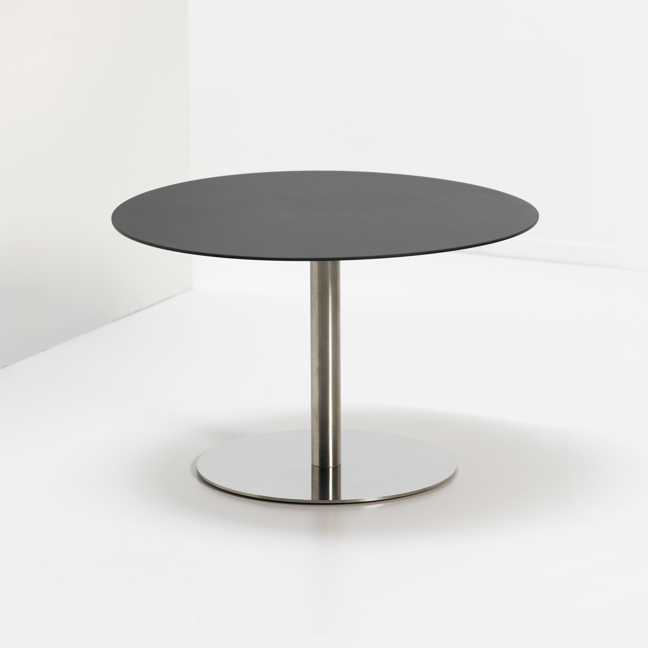 Mostra il prodotto Soft Tables del produttore van Esch