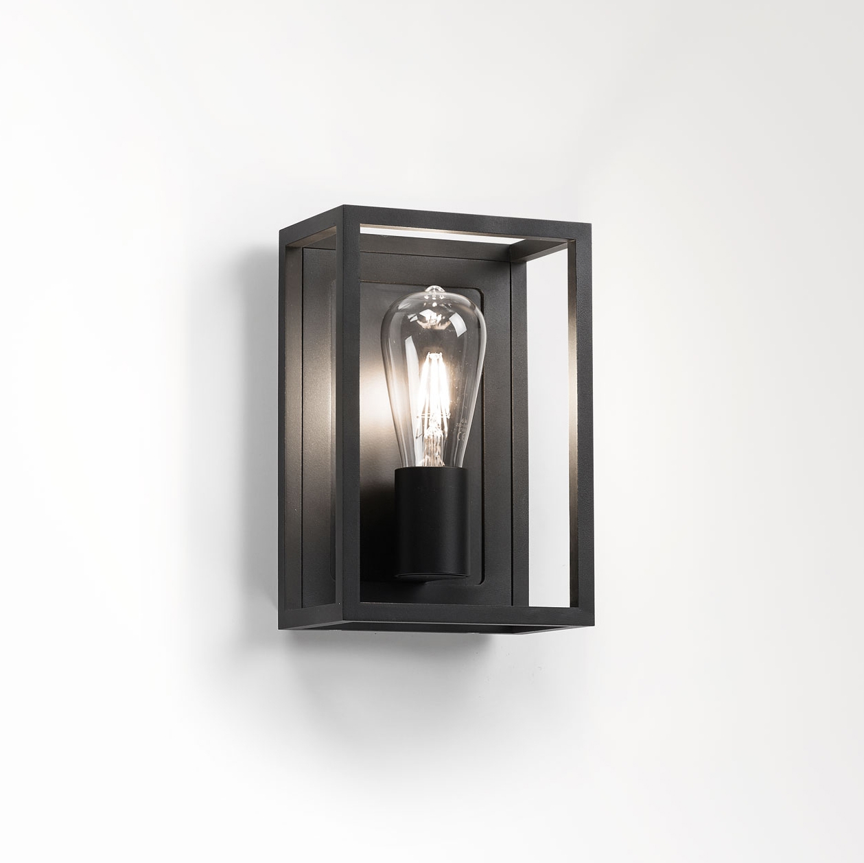 Display product Montur M O E27 from manufacturer Deltalight