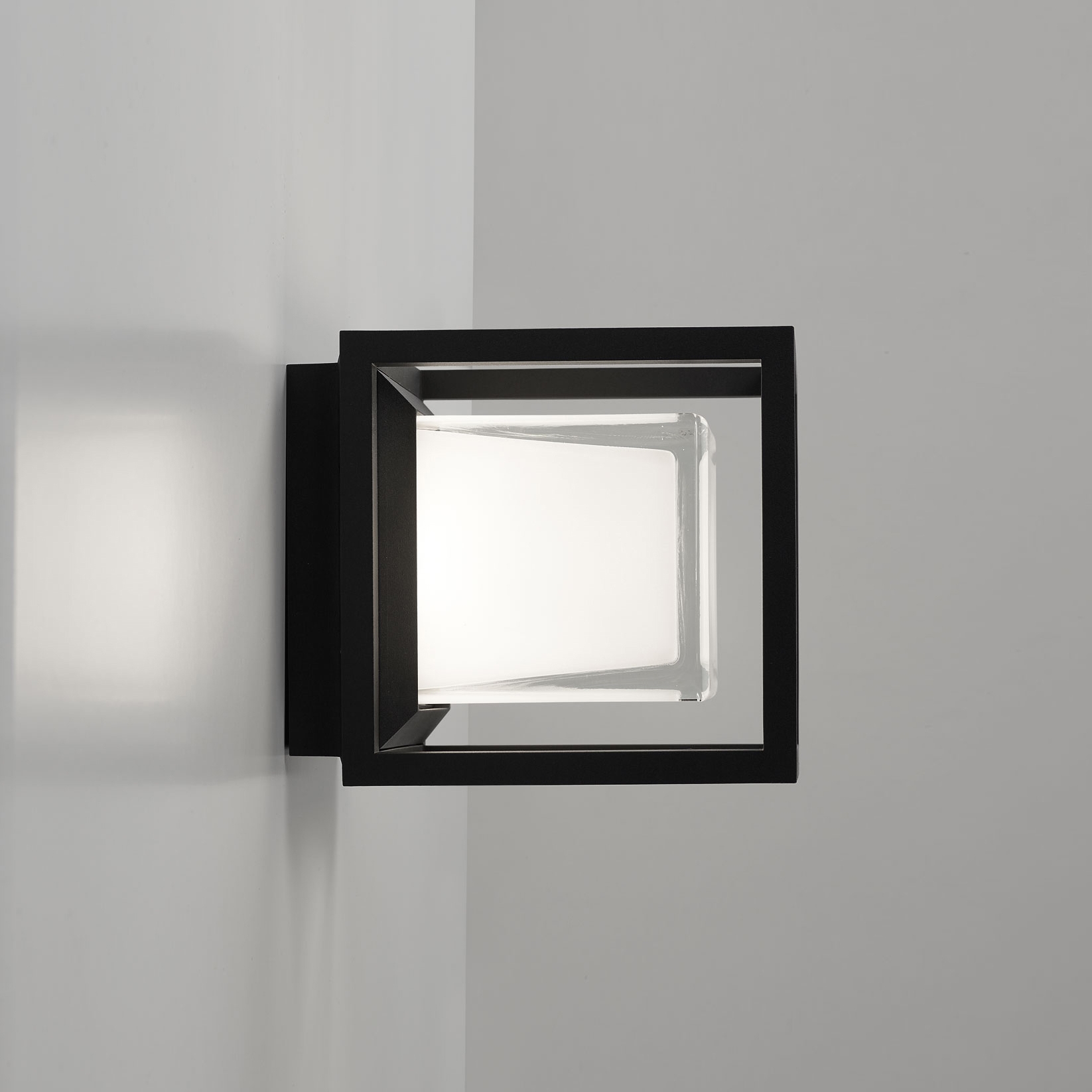 Display product Montur S Led from manufacturer Deltalight