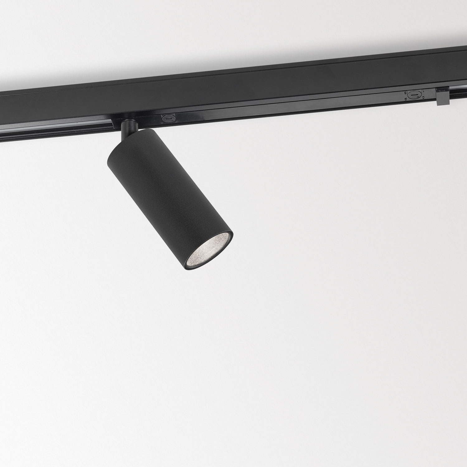 Display product Spy 52 Soft 93045 Adm Slim Dim5 B from manufacturer Deltalight