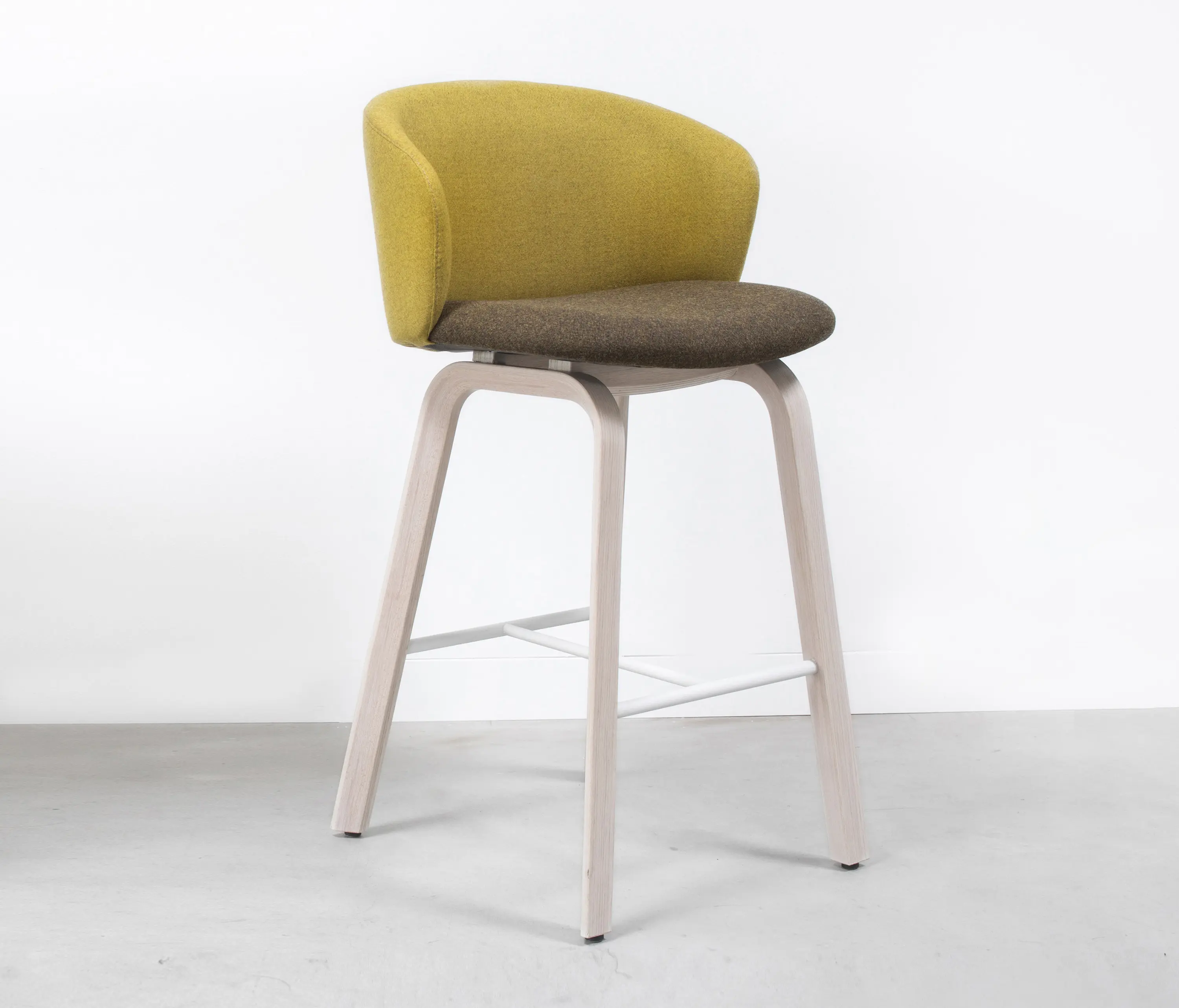 Arco - Close Barstool