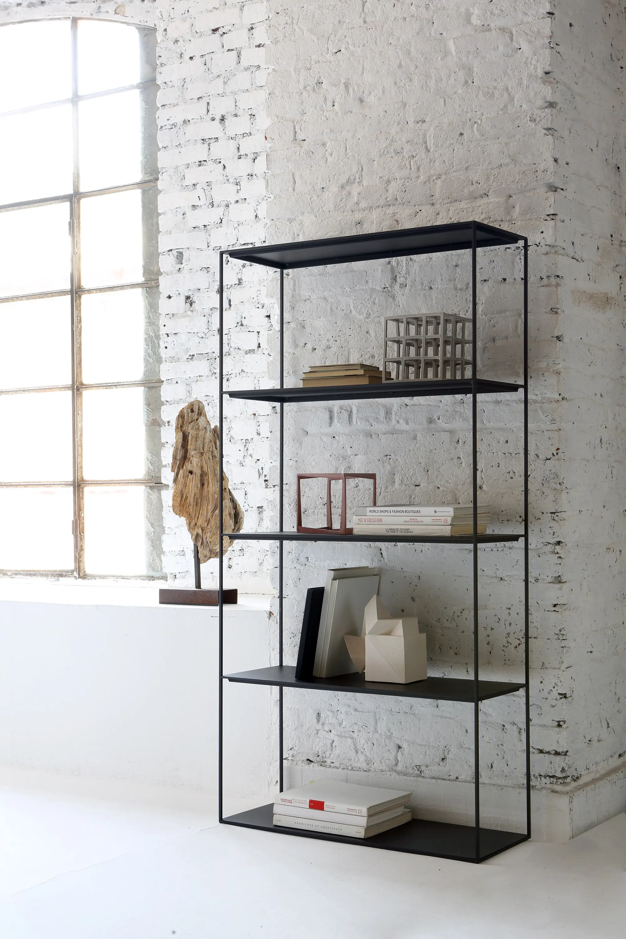 ZEUS - Slim Irony Rack