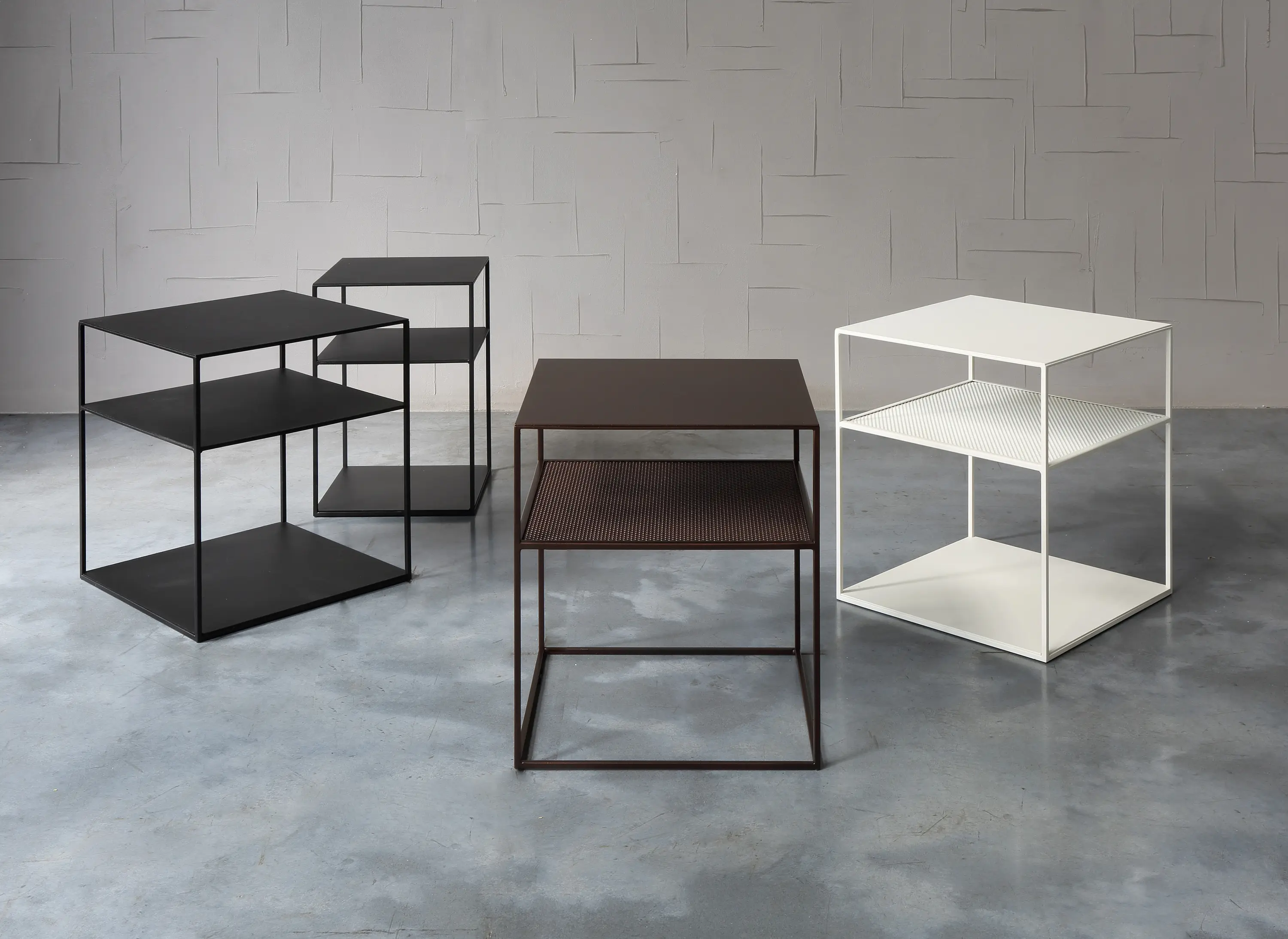 ZEUS - Slim Irony Triplet Low Table