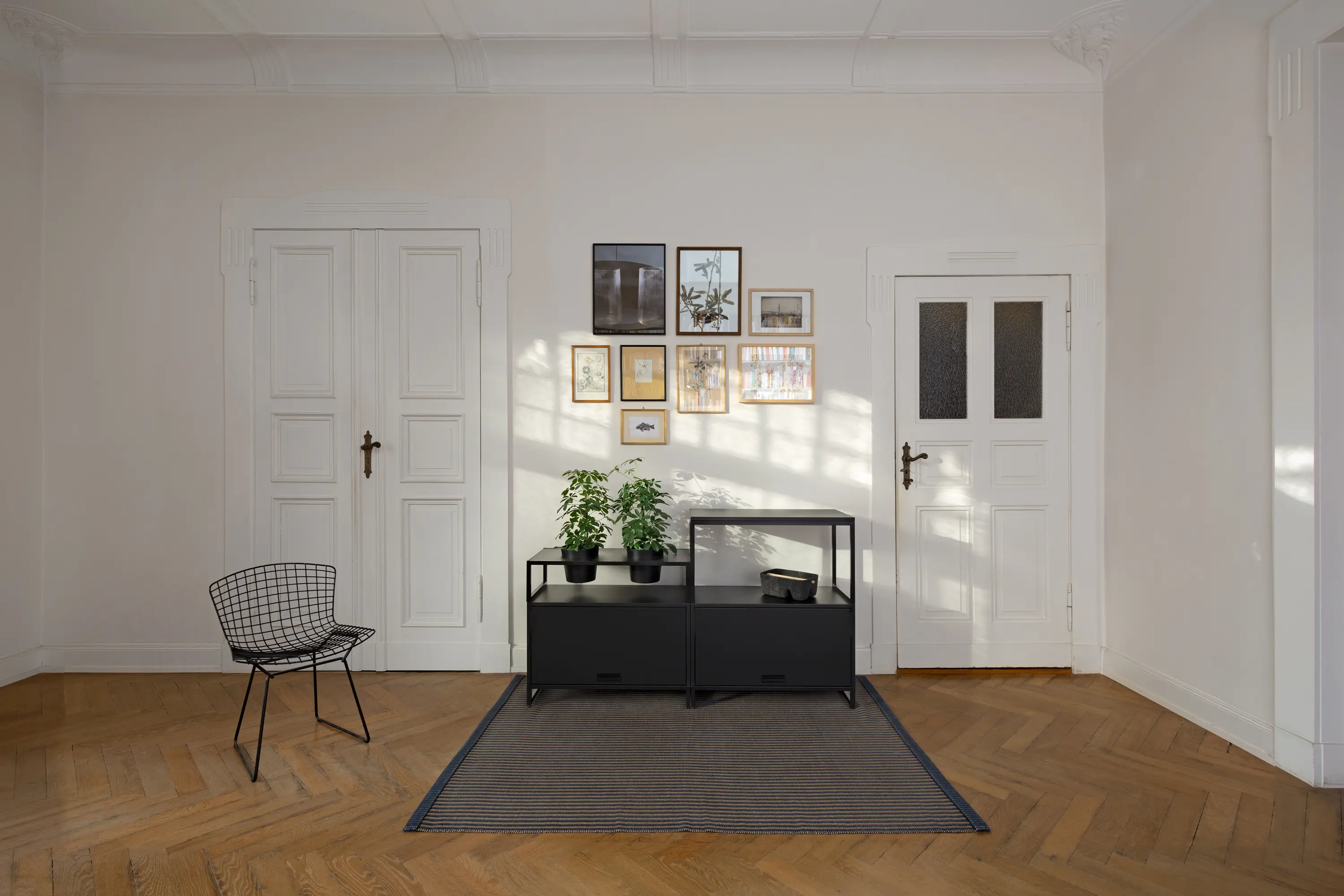 gallery-slide-0