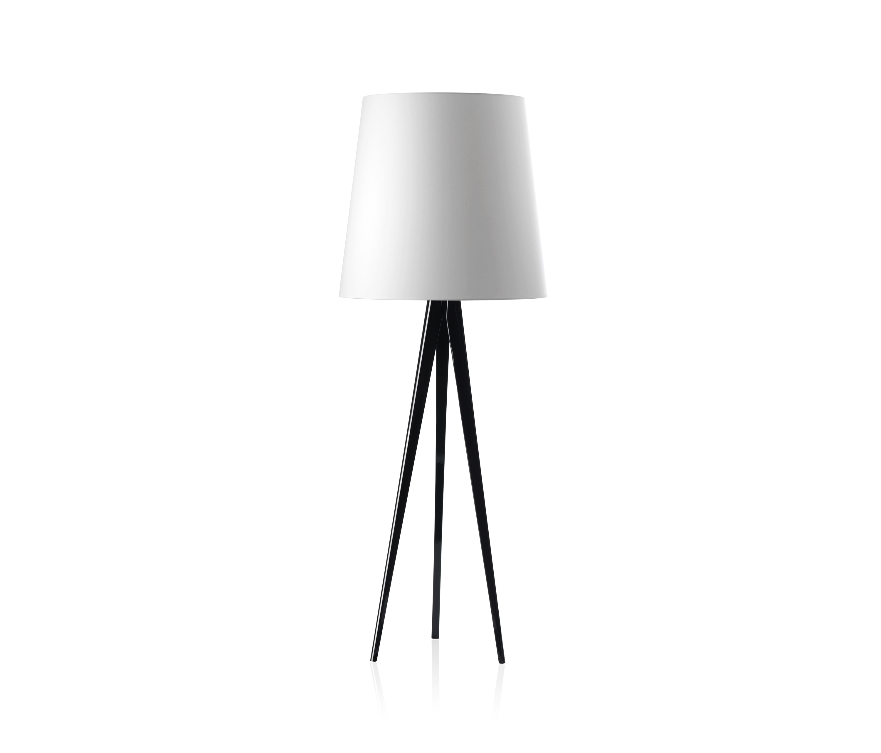 Display product Triana me Floor lamp from manufacturer Metalarte