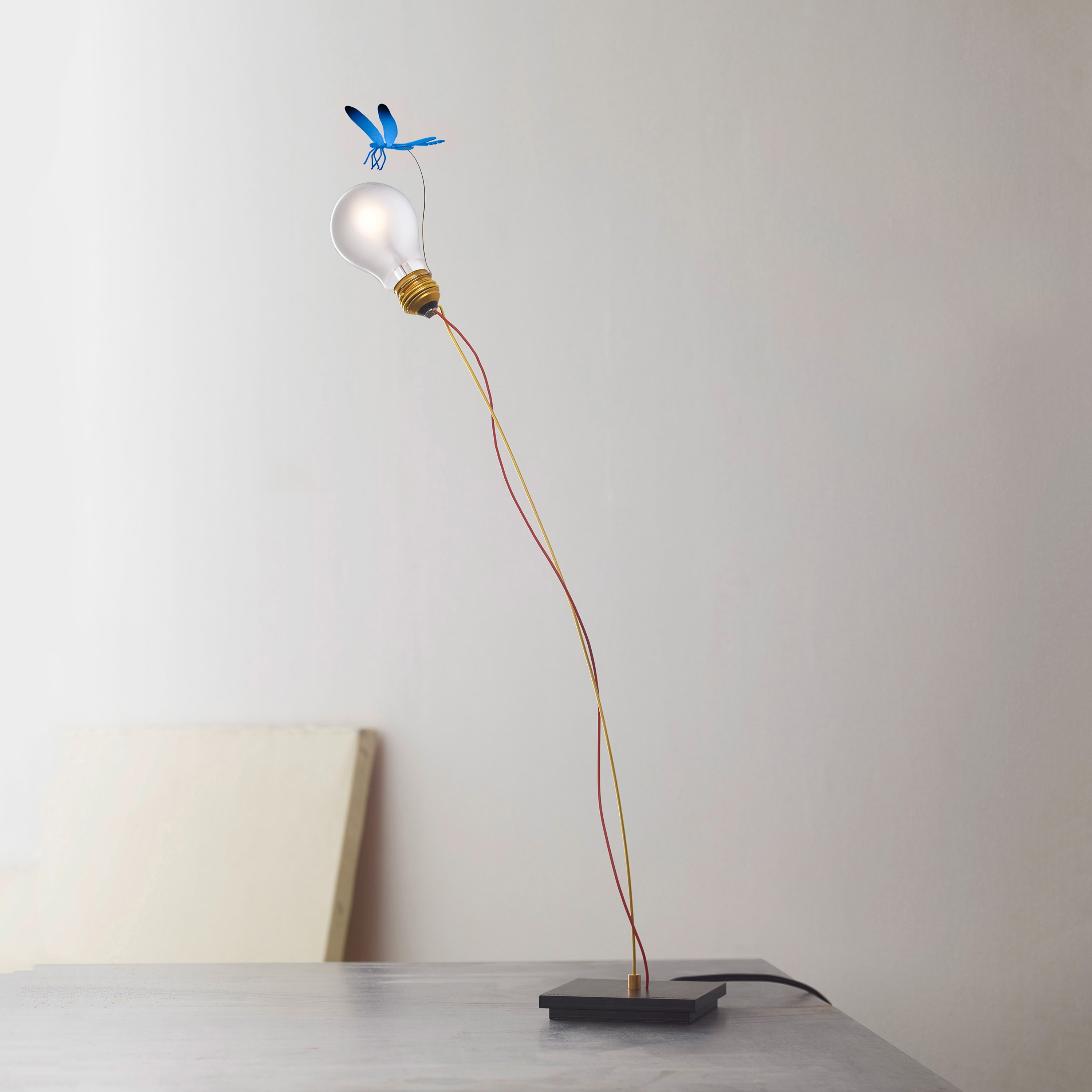 Display product I Ricchi Poveri – Bzzzz from manufacturer Ingo Maurer