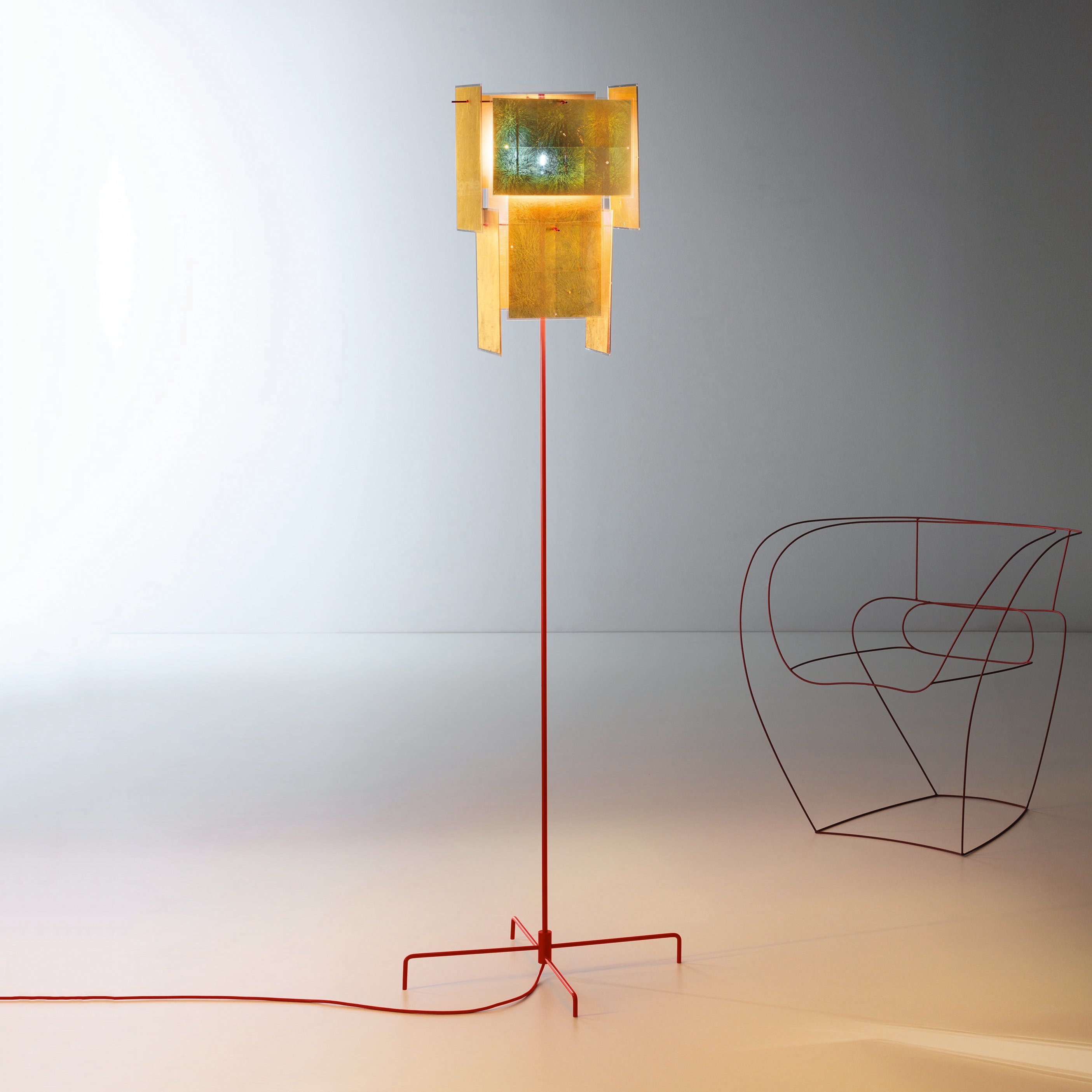 Afficher le produit 24 Karat Blau Floor du fabricant Ingo Maurer