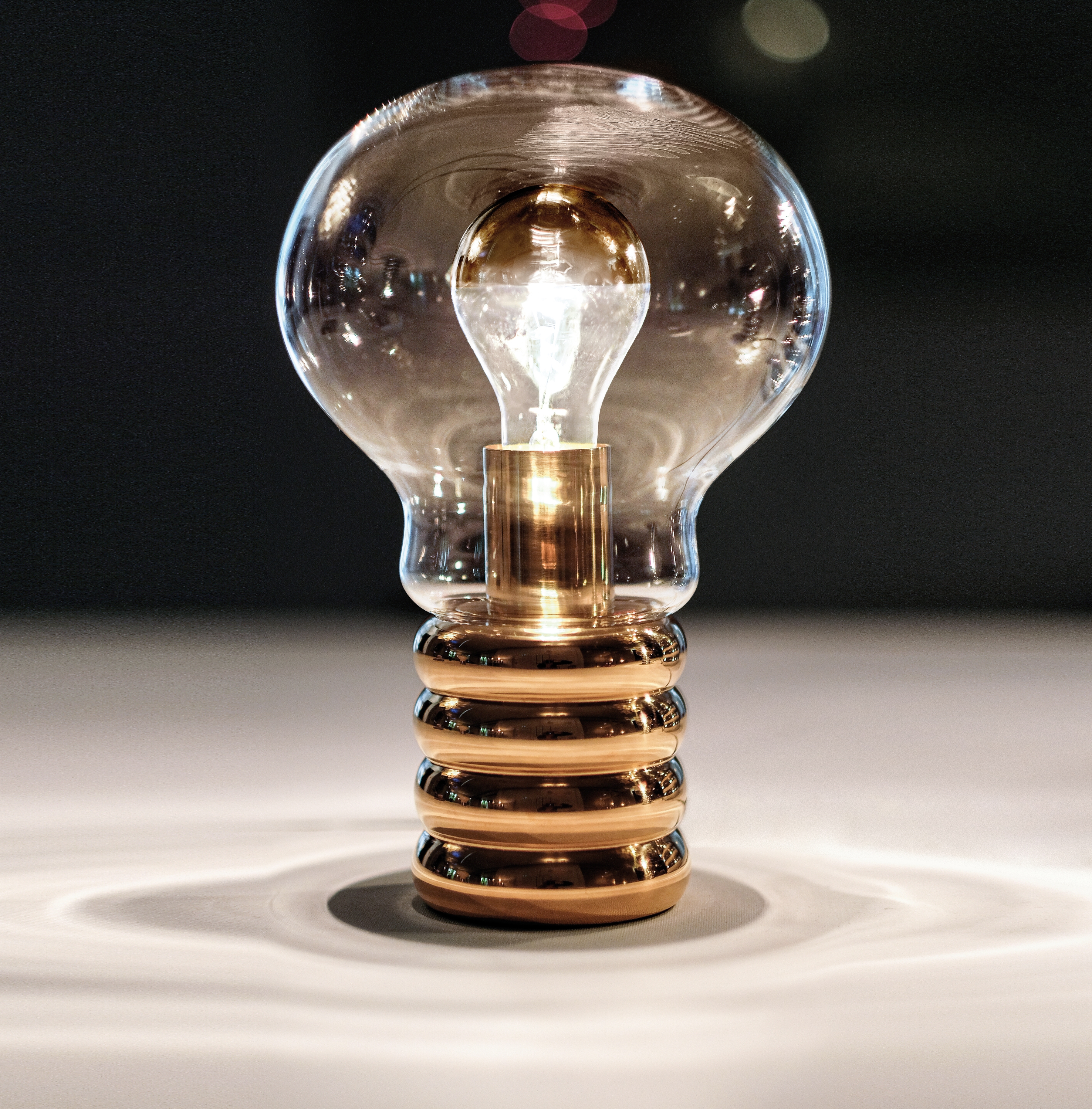 Display product Bulb Brass from manufacturer Ingo Maurer