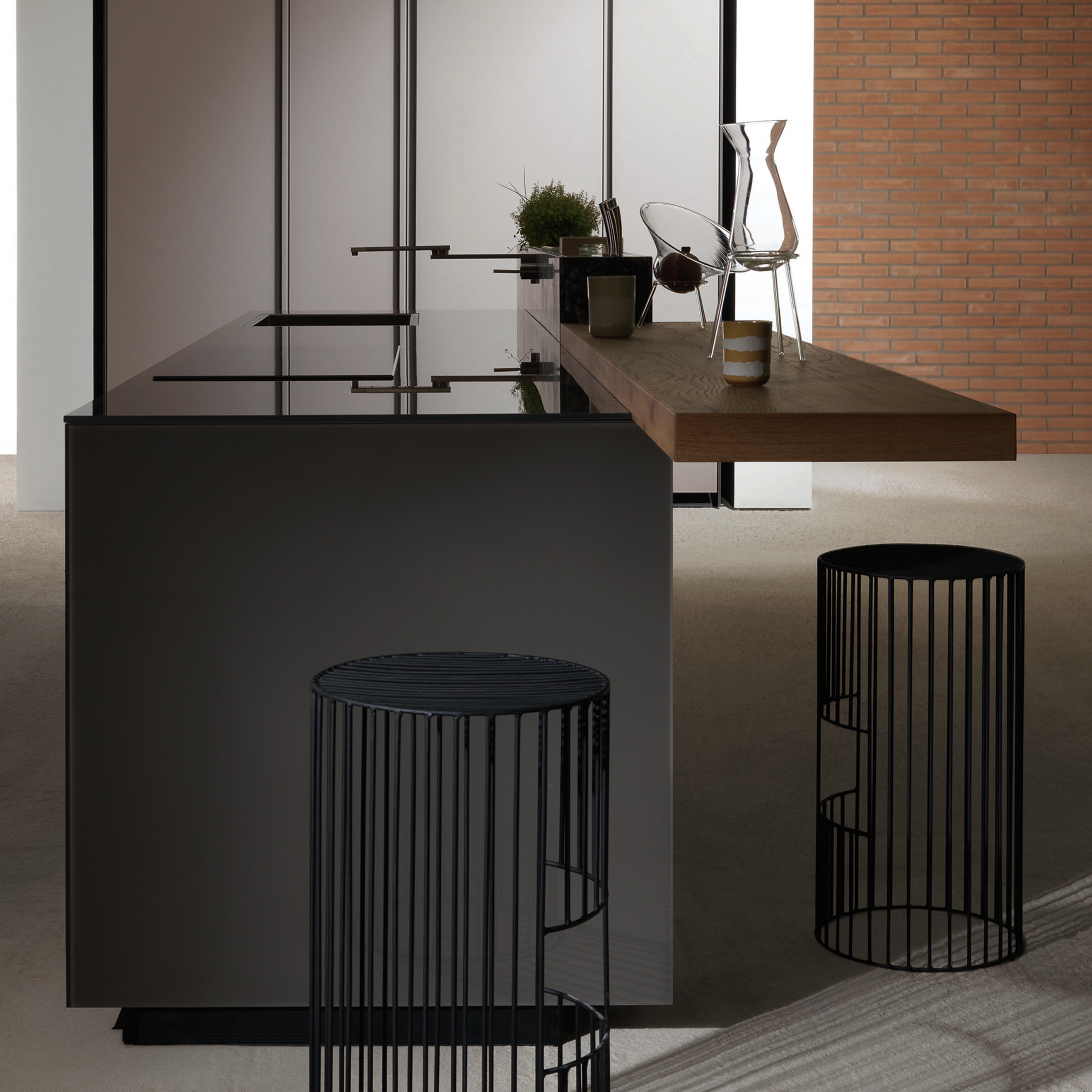 Display product ​Floating breakfast bar from manufacturer Valcucine