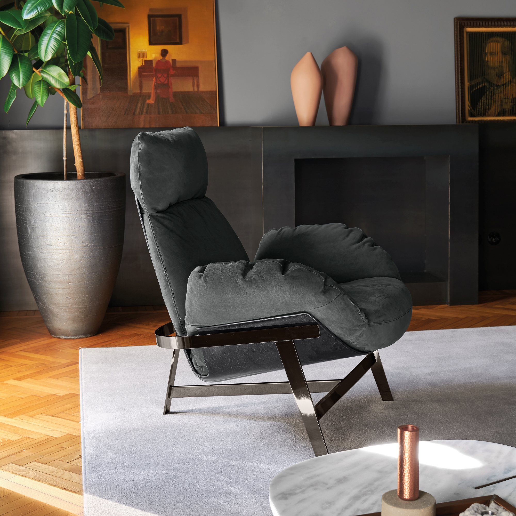 SMALL ARMCHAIRS & ARMCHAIRS