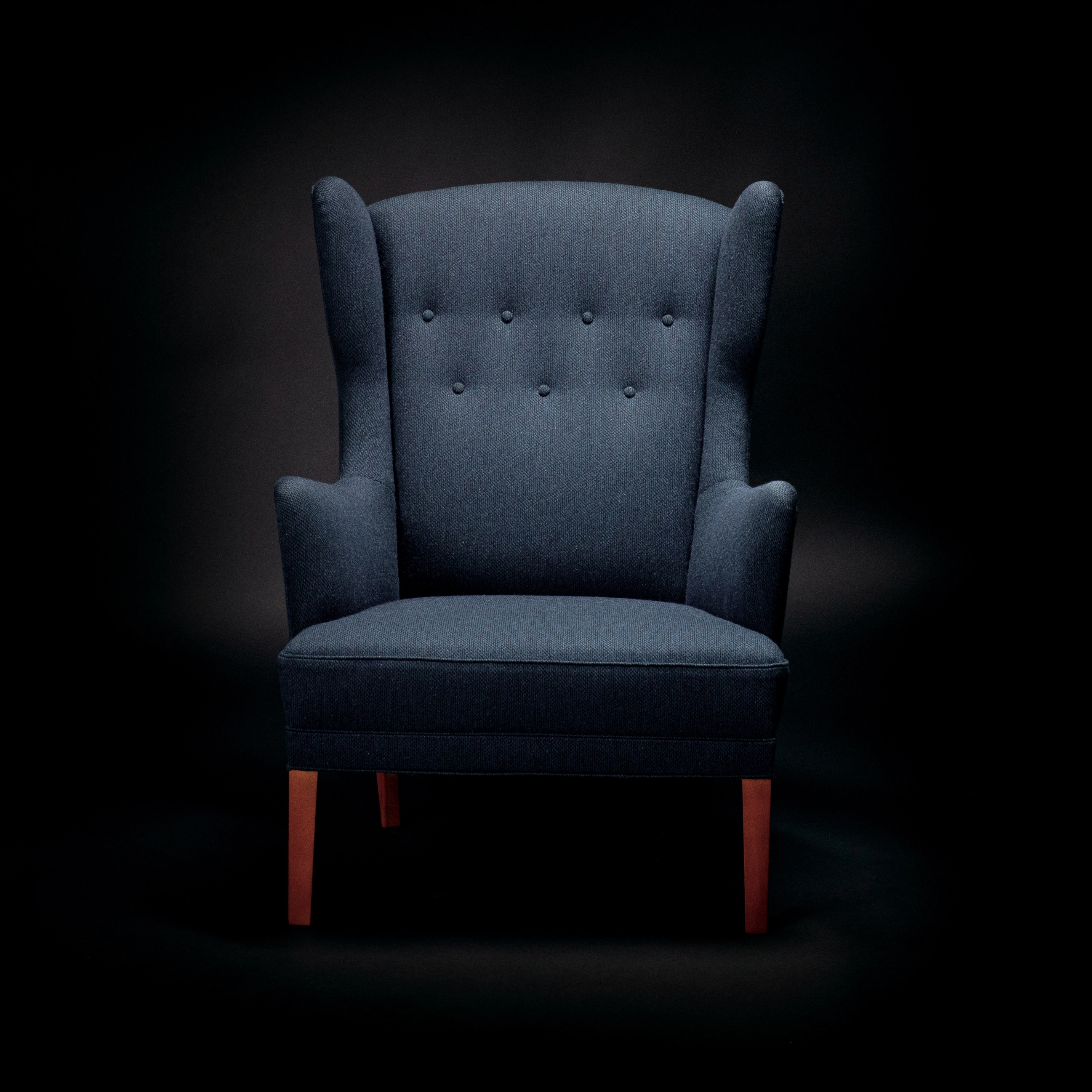 Mostrar el producto JK-09 Wing-back Chair del fabricante Kitani