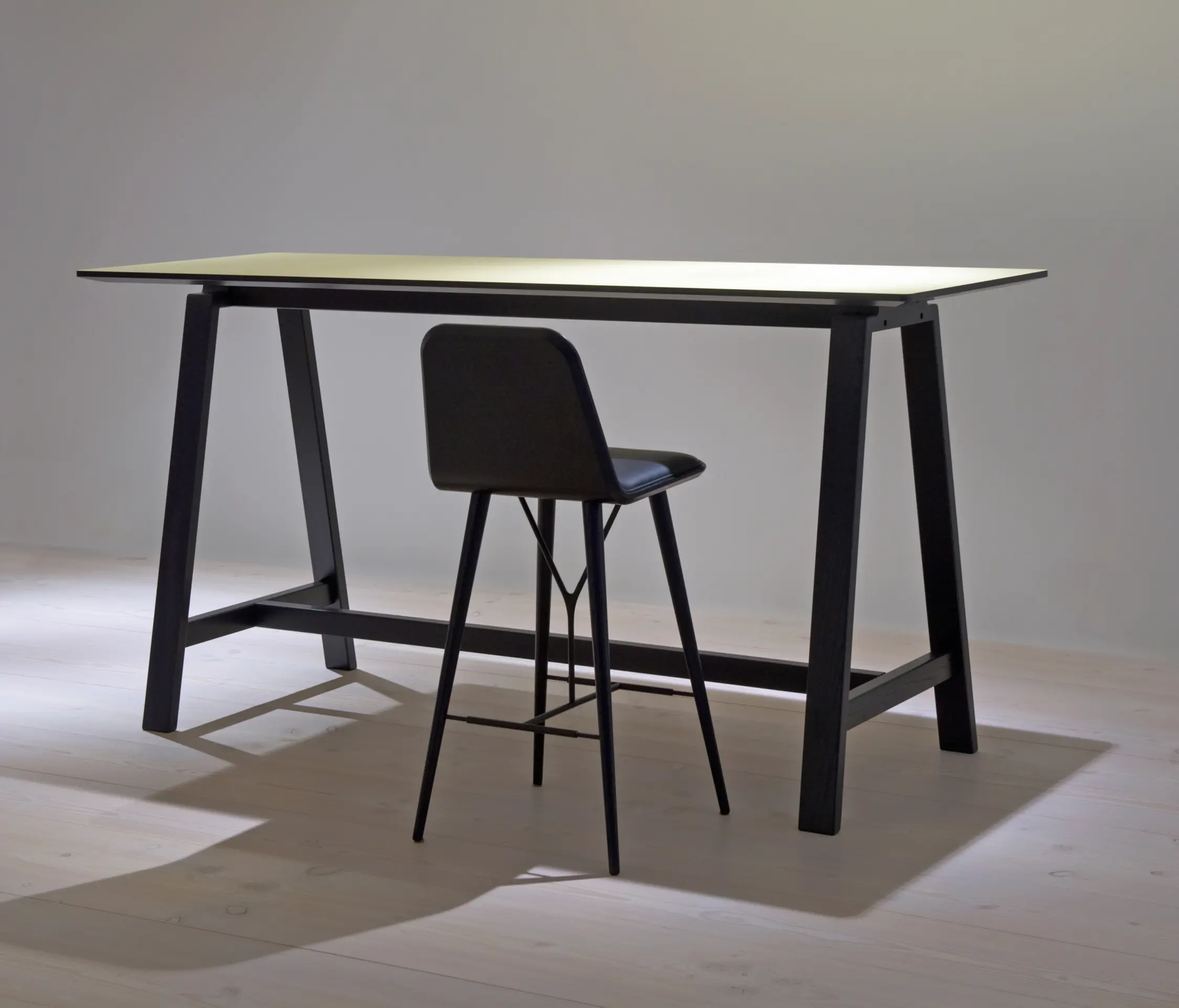 Brodrene Andersen - Bykato high table