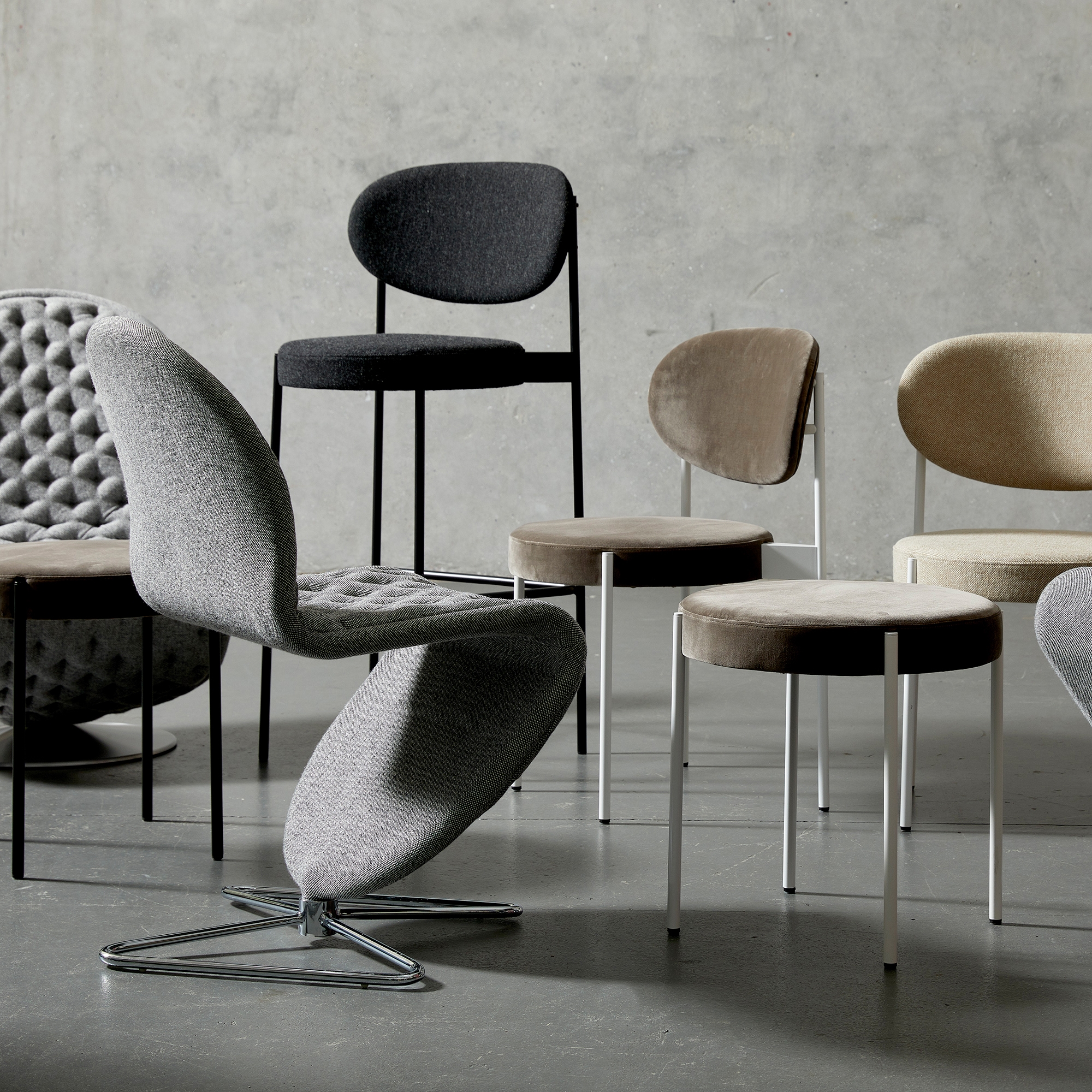 FURNITURE & RUGS