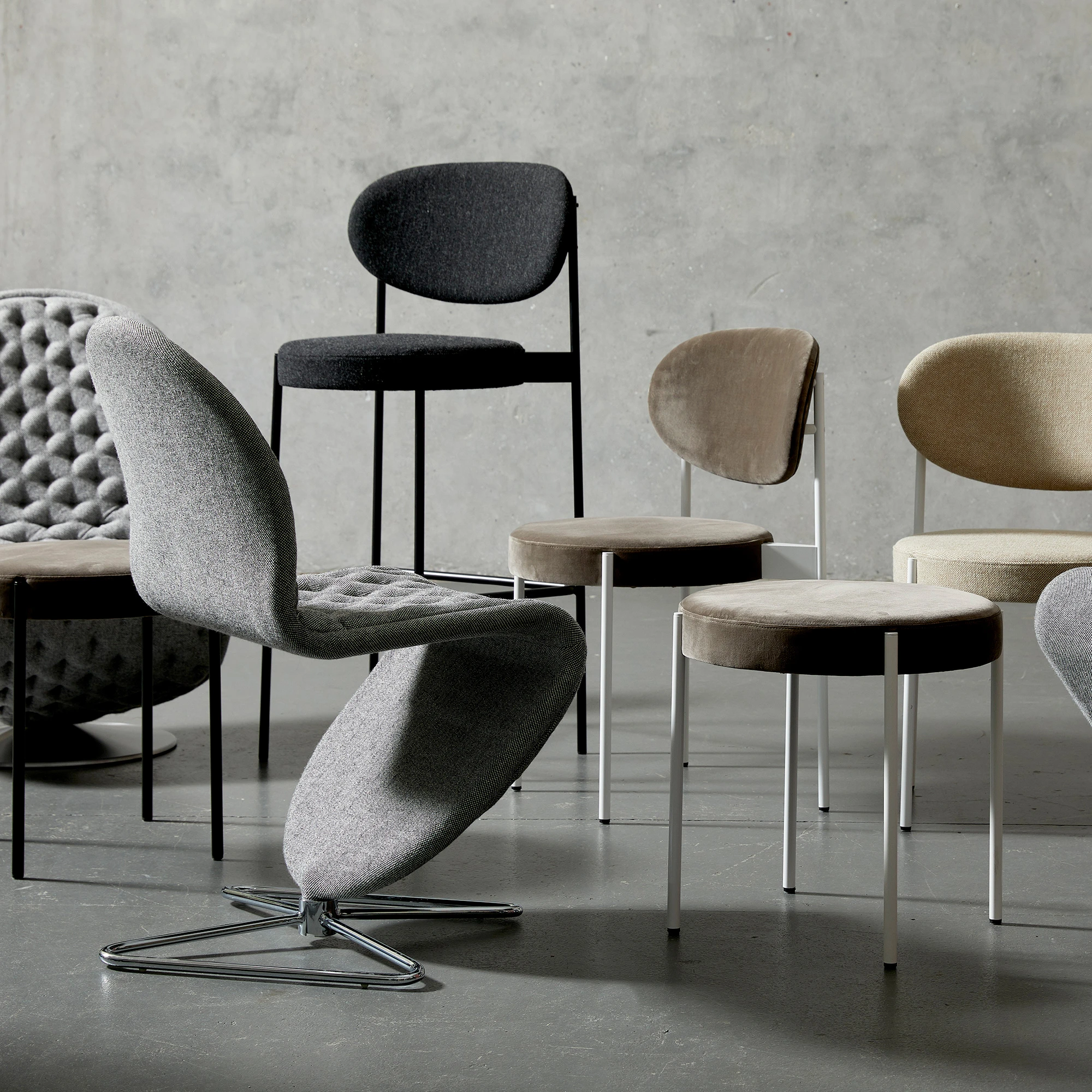 FURNITURE & RUGS