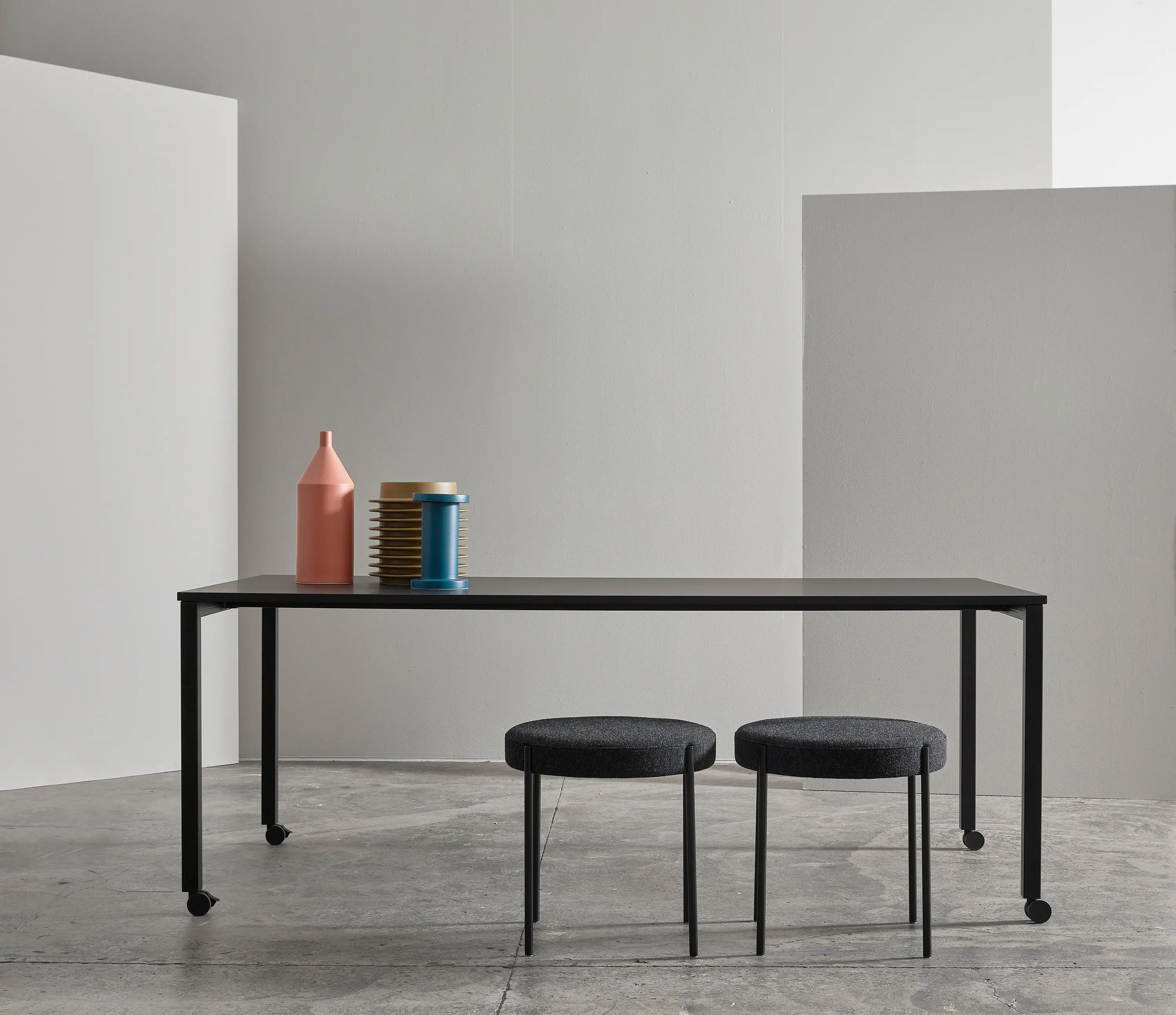 Verpan - Panton Move Table | FENIX Black