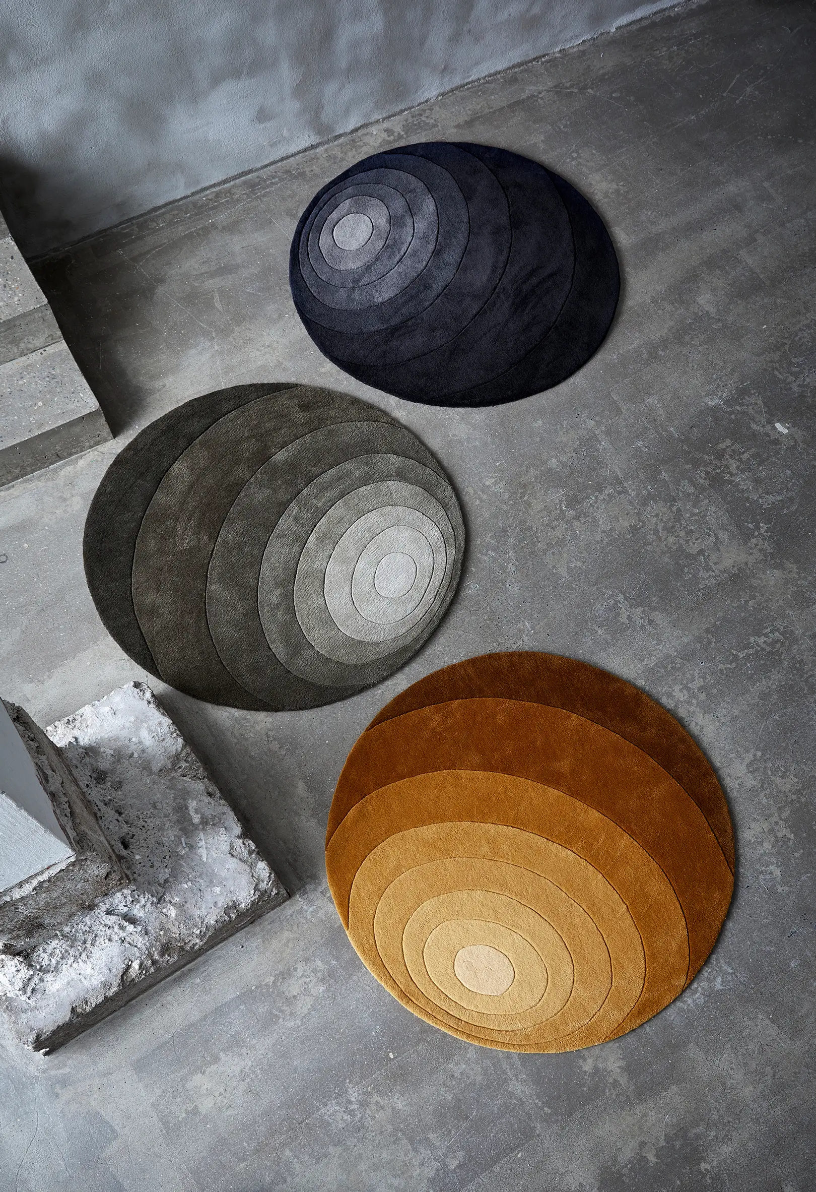 Verpan - Luna Rug | Ø120 Dark yellow