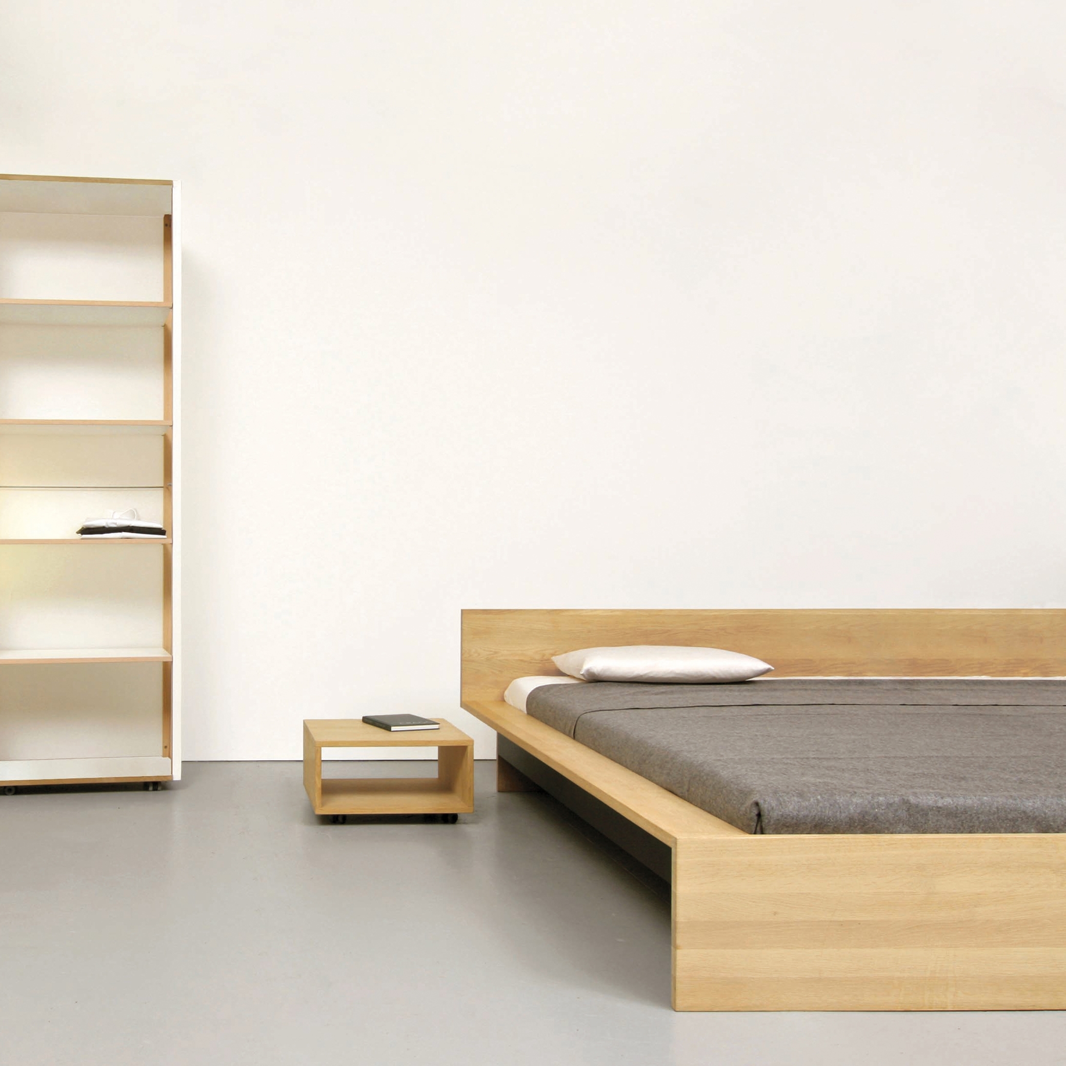 Display product DINADREI bed from manufacturer Sanktjohanser
