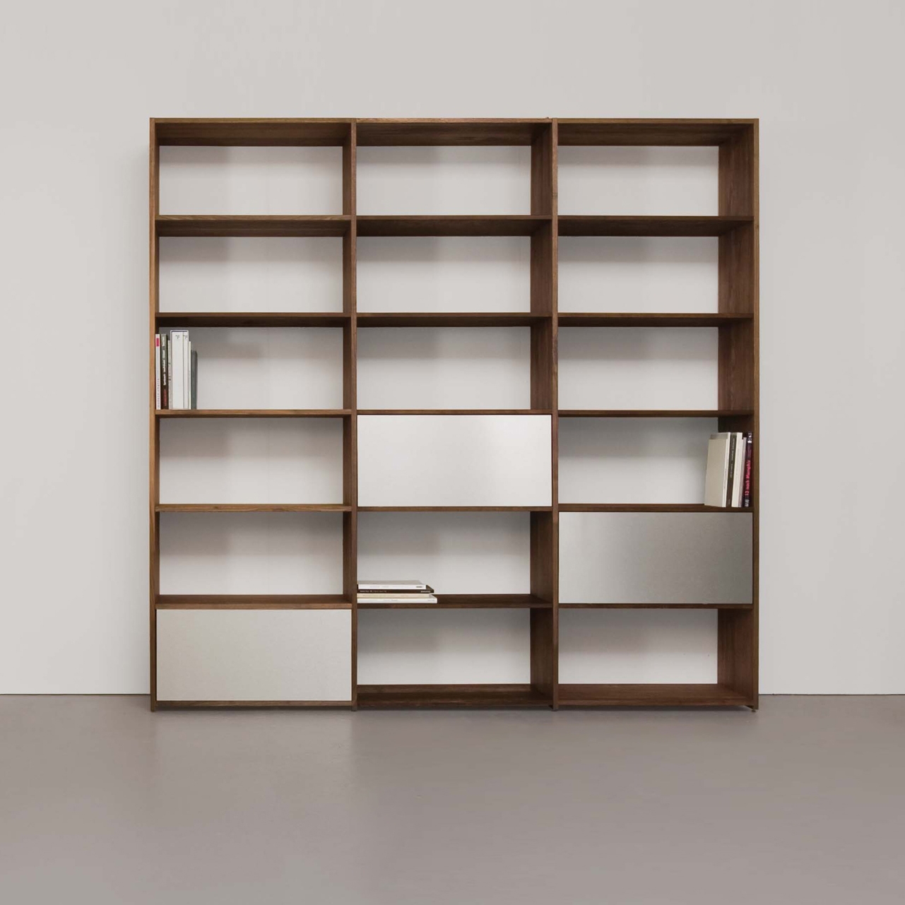 Display product DASREGAL customized shelf- and sideboardsystem from manufacturer Sanktjohanser