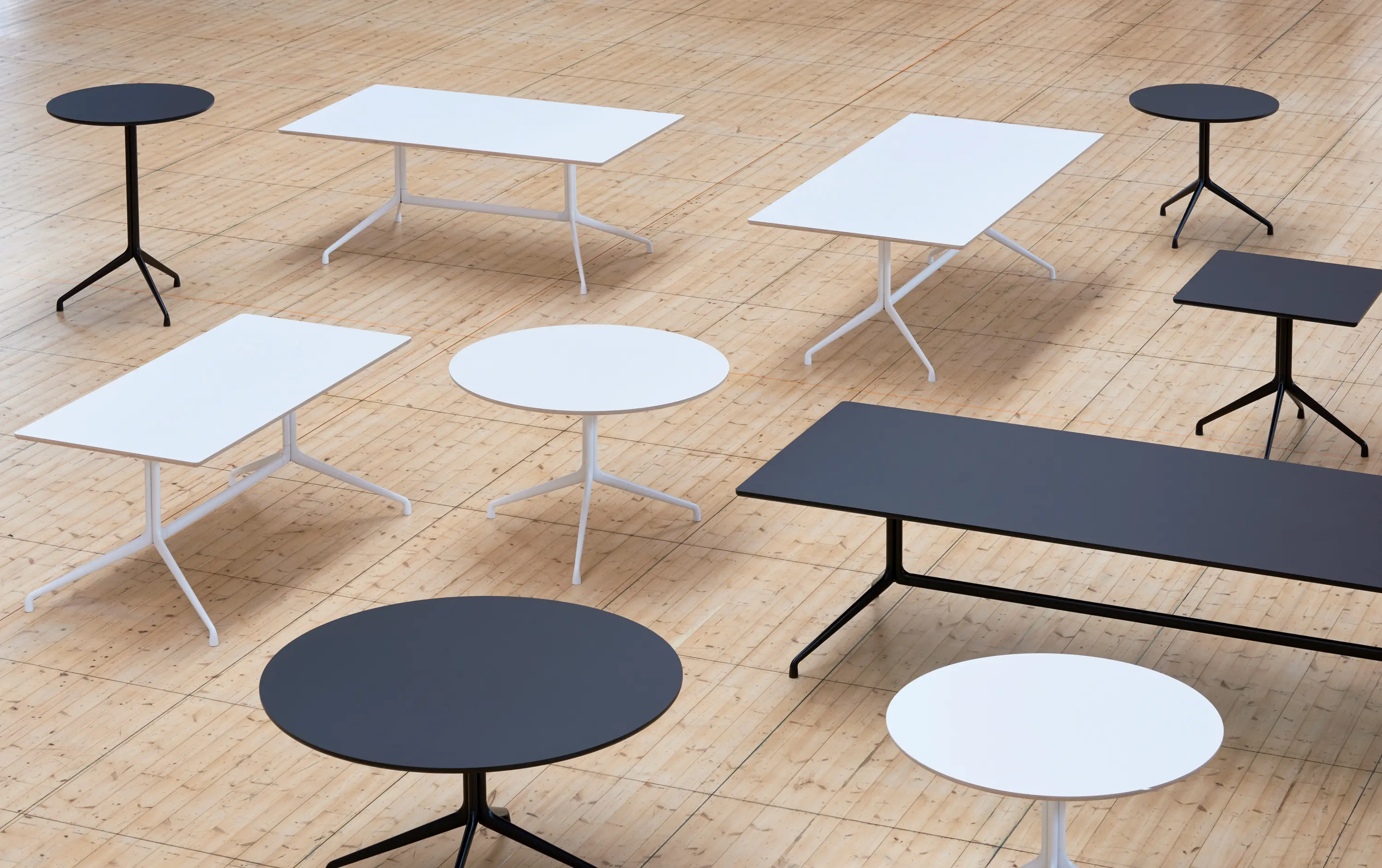 HAY - About A Table AAT10