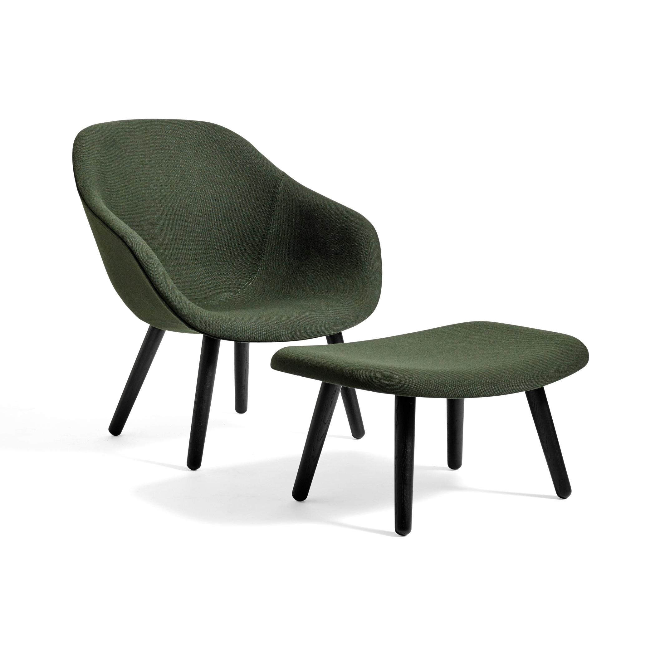 Vertoon produk About A Lounge Chair AAL82 van vervaardiger HAY