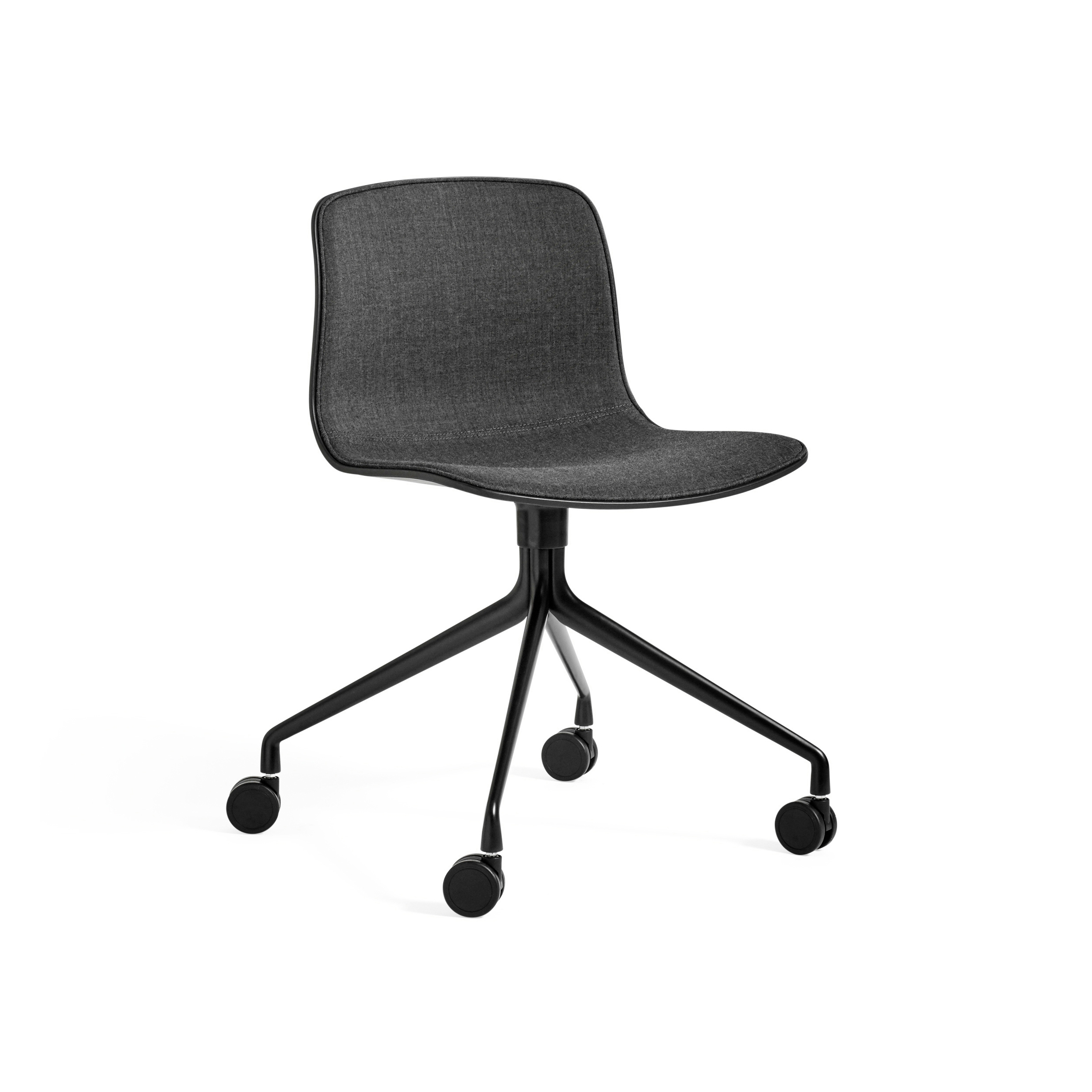 Vertoon produk About A Chair AAC14 van vervaardiger HAY
