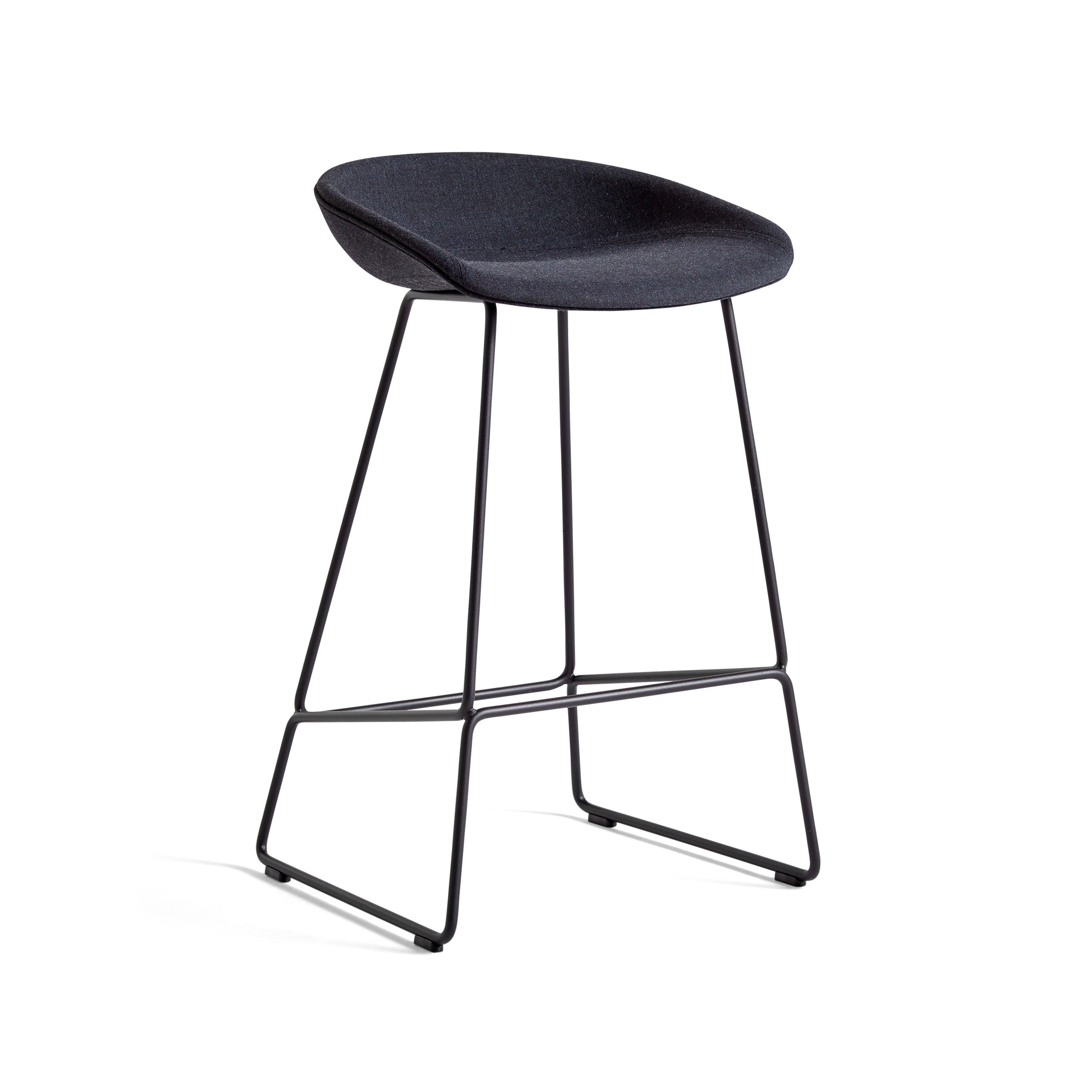Vertoon produk About A Stool AAS39 van vervaardiger HAY