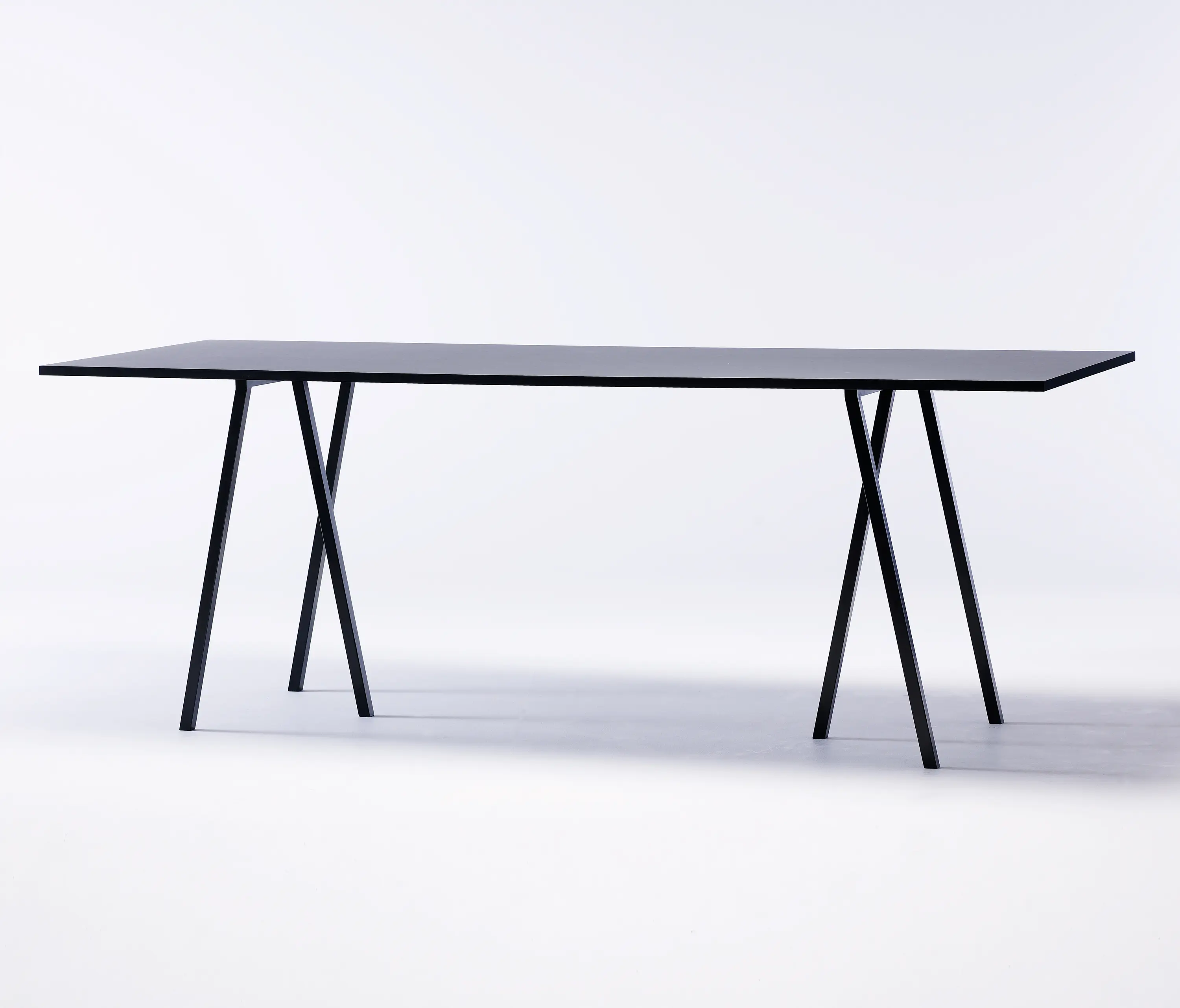 HAY - Loop Stand High Table 250