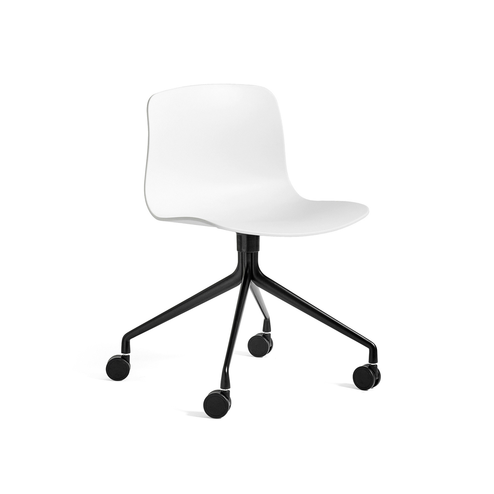 Vertoon produk About A Chair AAC14 van vervaardiger HAY