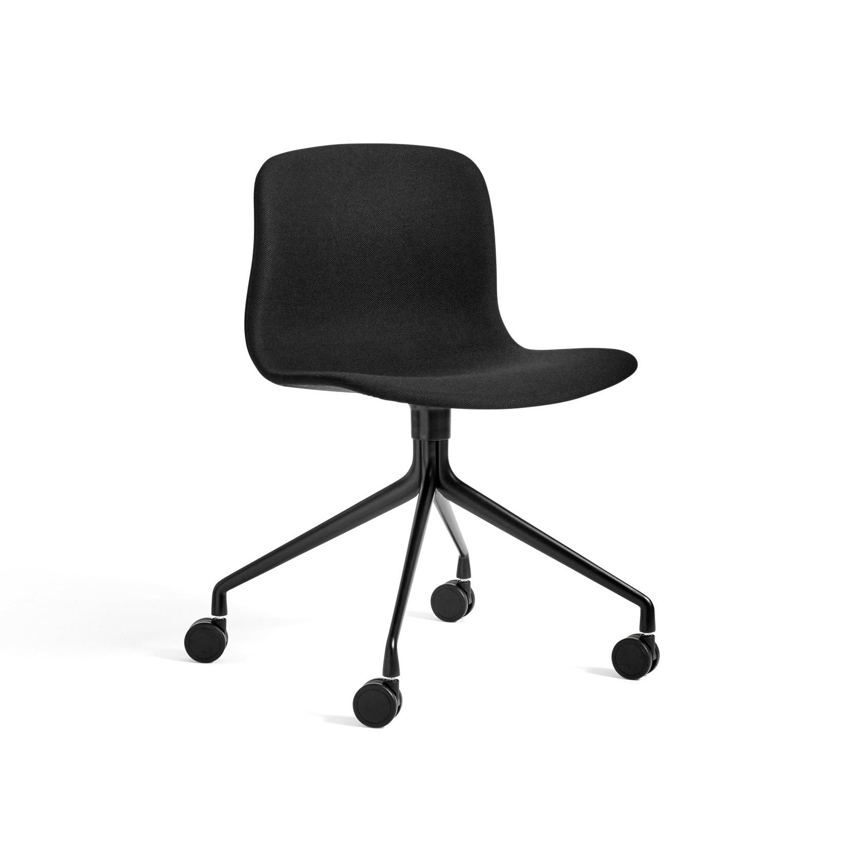 Vertoon produk About A Chair AAC15 van vervaardiger HAY