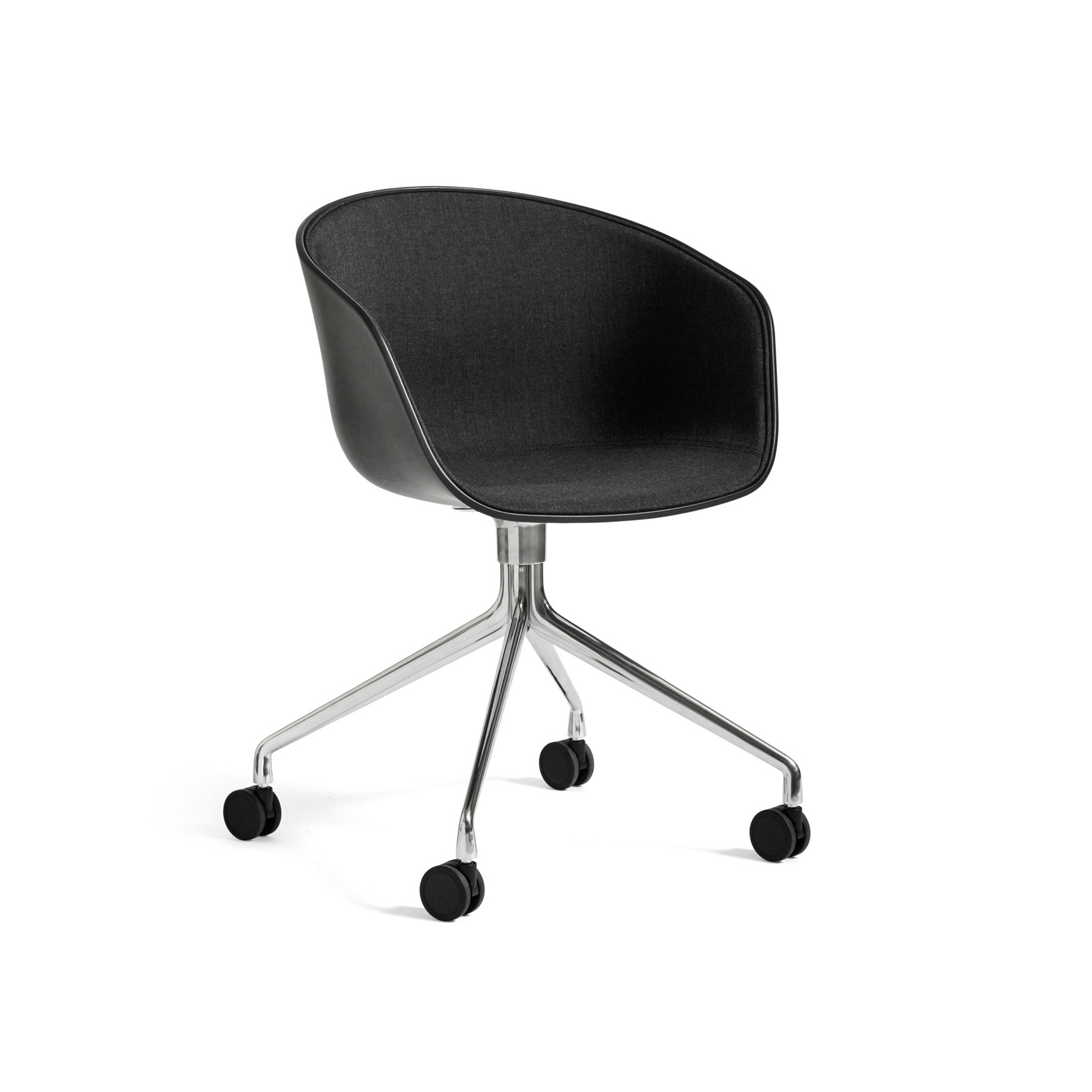 Vertoon produk About A Chair AAC24 van vervaardiger HAY