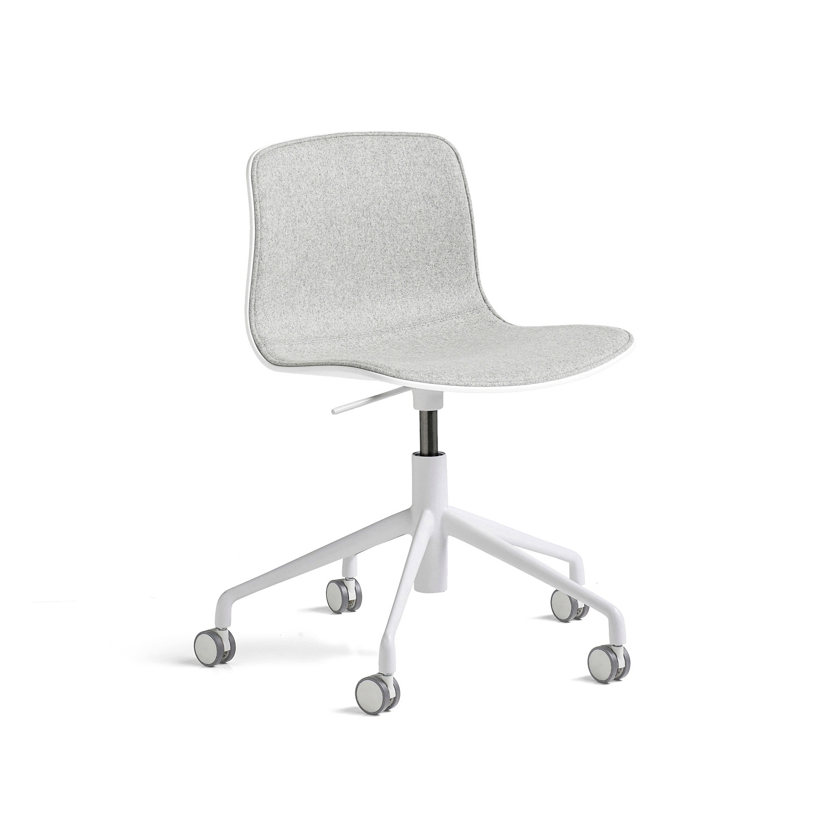 Vertoon produk About A Chair AAC50 with gaslift van vervaardiger HAY