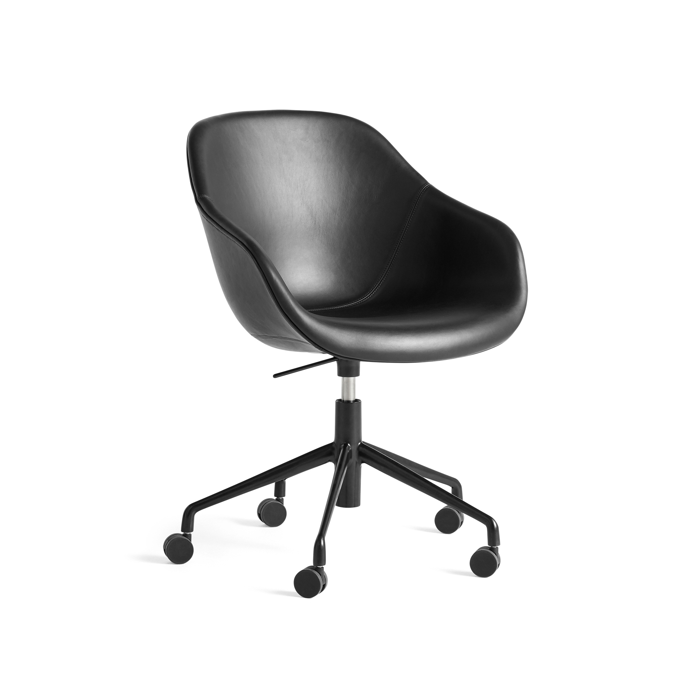 Mostra il prodotto About A Chair AAC153 del produttore HAY