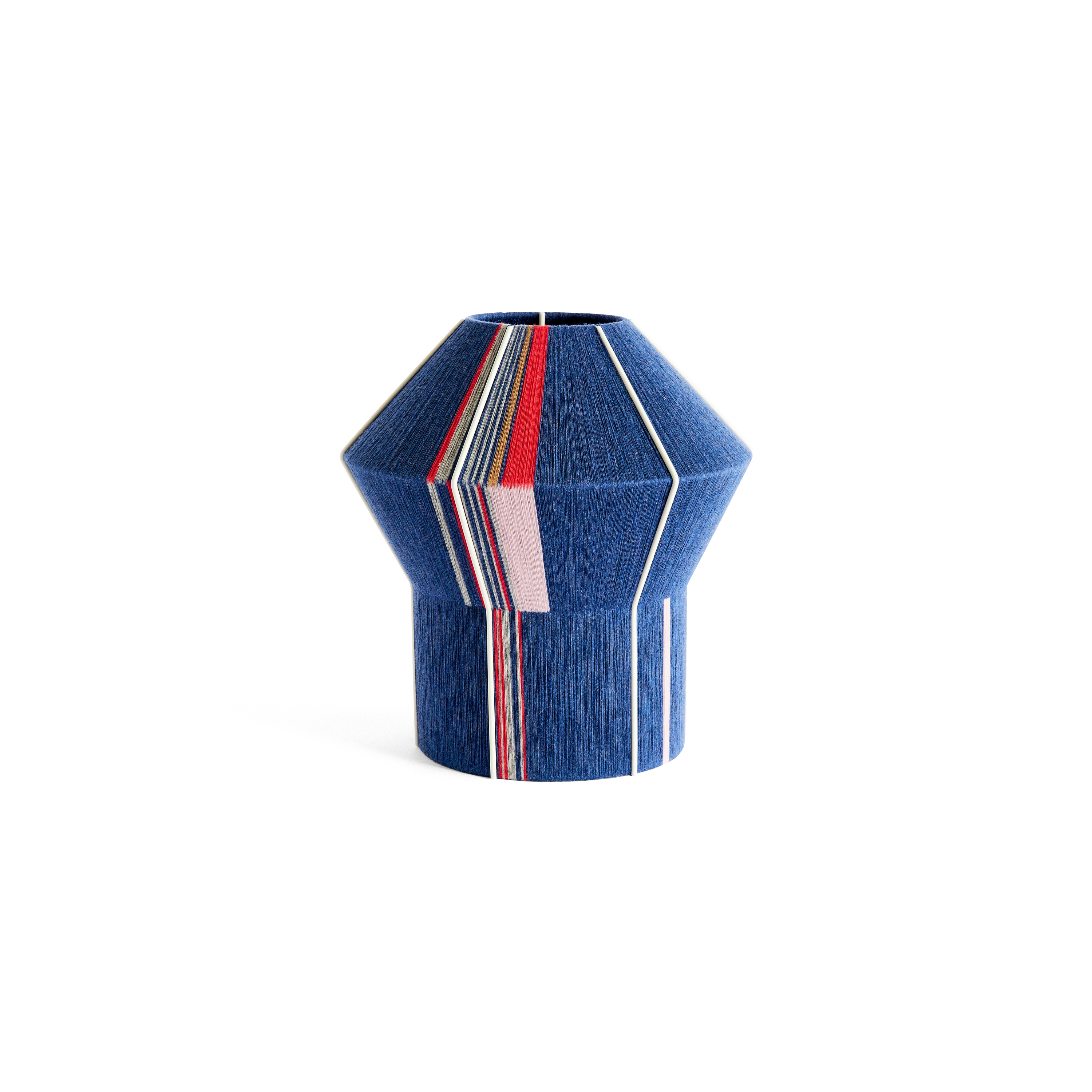 Mostrar el producto Bonbon Shade Petit Bleu del fabricante HAY