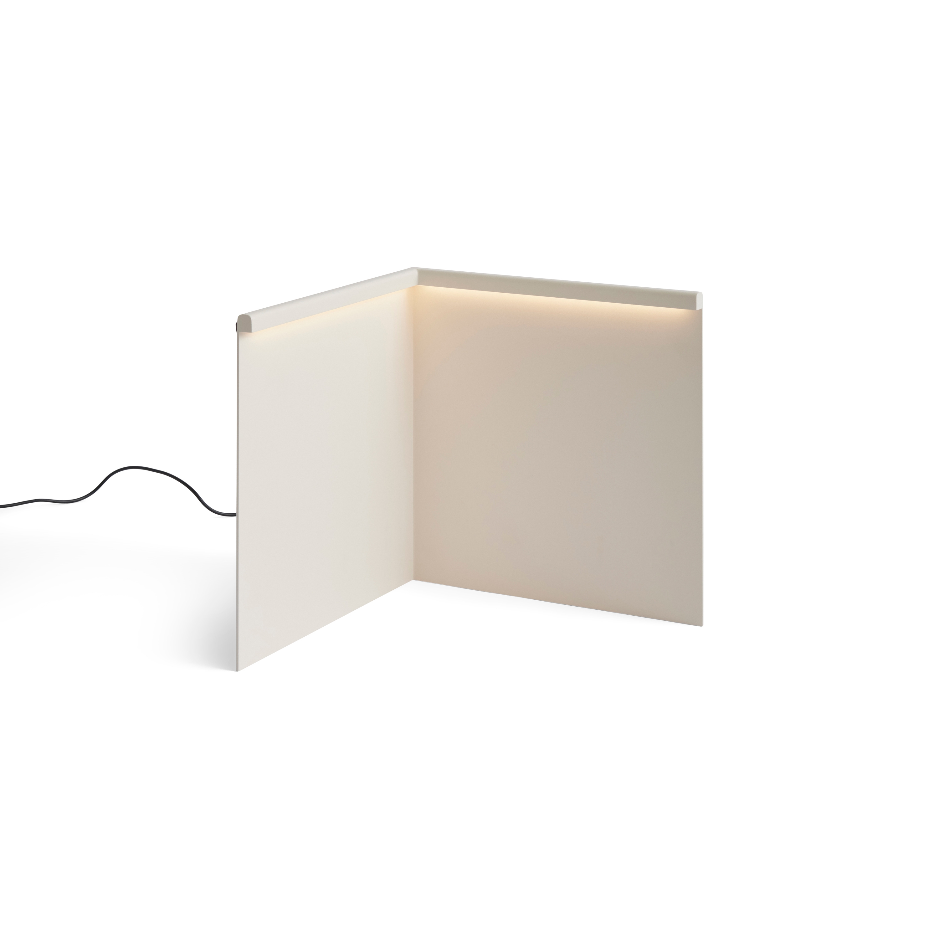 Mostra il prodotto LBM Corner Table Lamp del produttore HAY