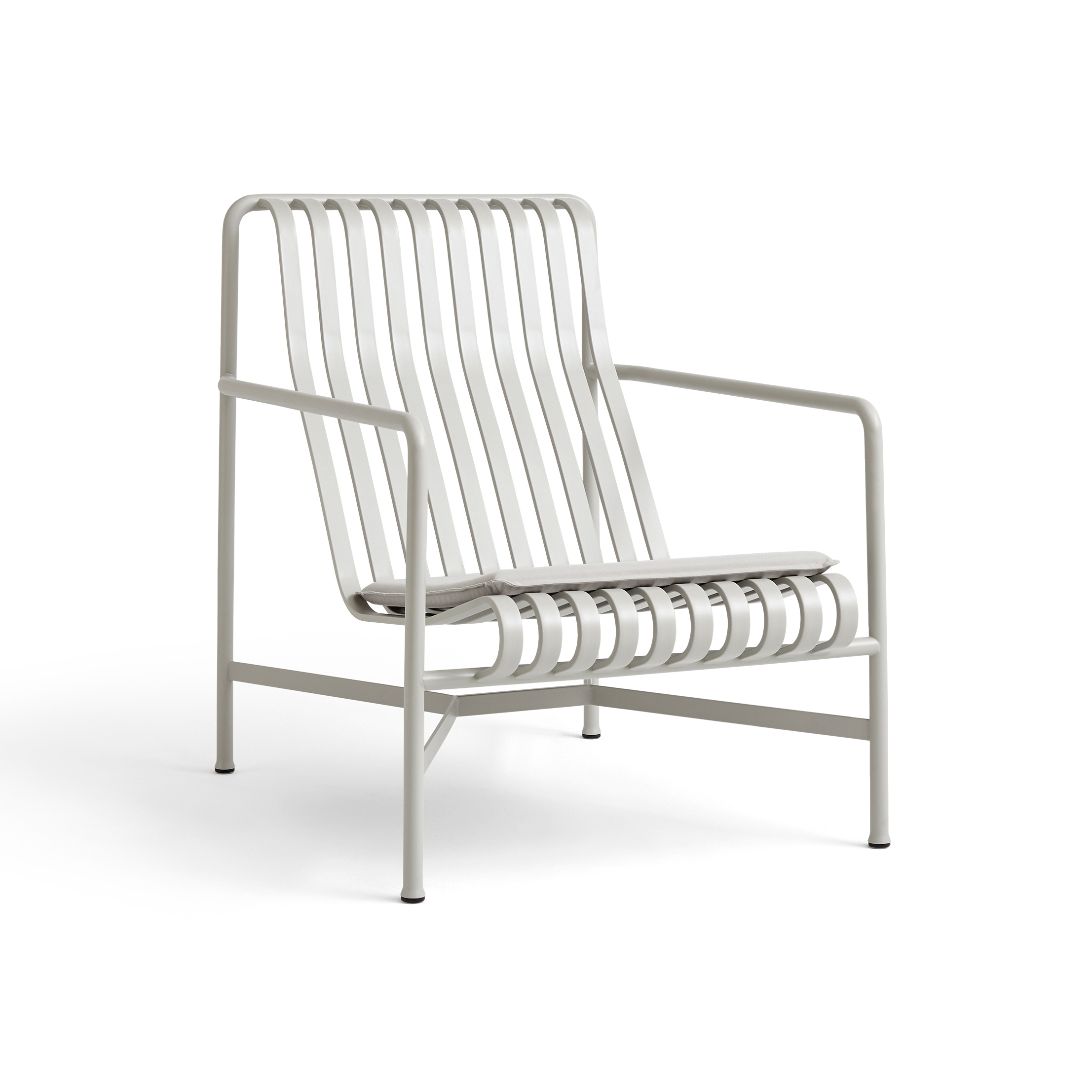 Mostra il prodotto Palissade Lounge Chair High Quilted Cushion del produttore HAY