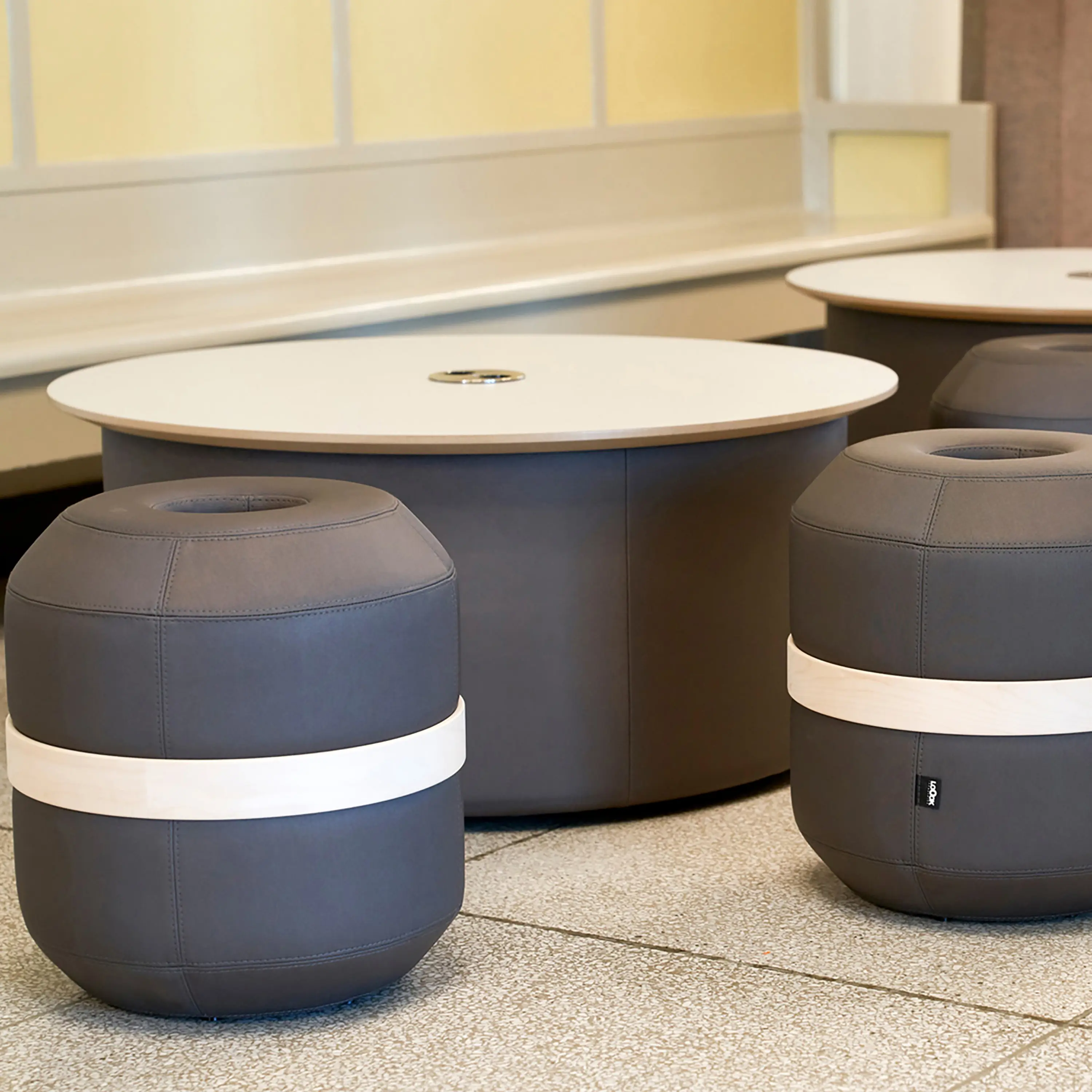 Isku - Poiju | table