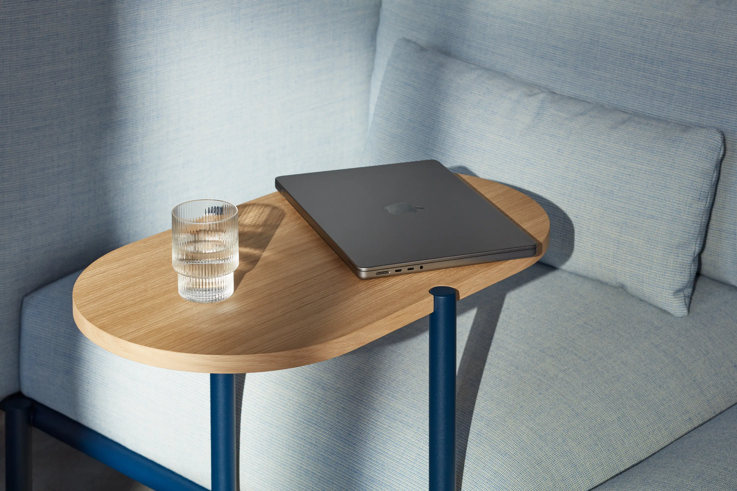 Abstracta - Akunok Table