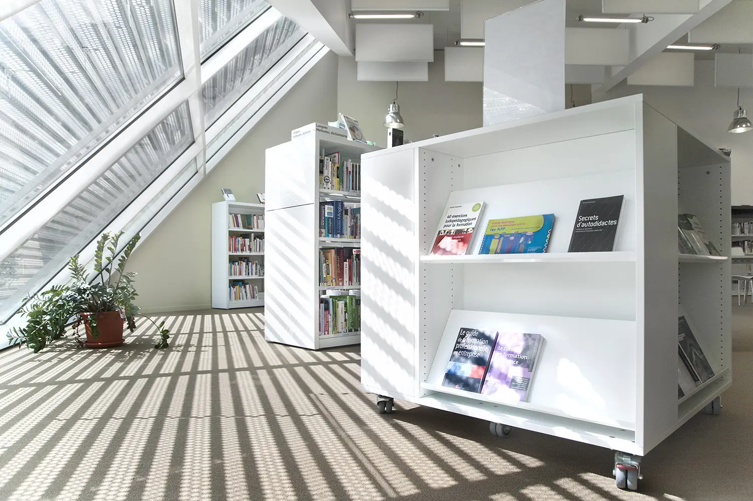 Lammhults Biblioteksdesign - Frontline Square