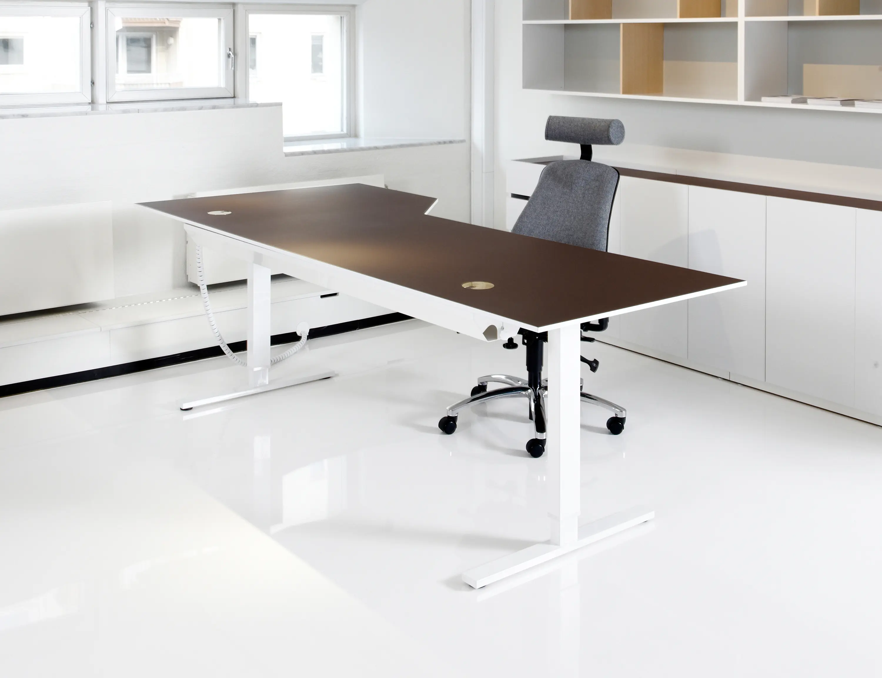 Swedstyle - Aero Flex - electric sit & stand frame