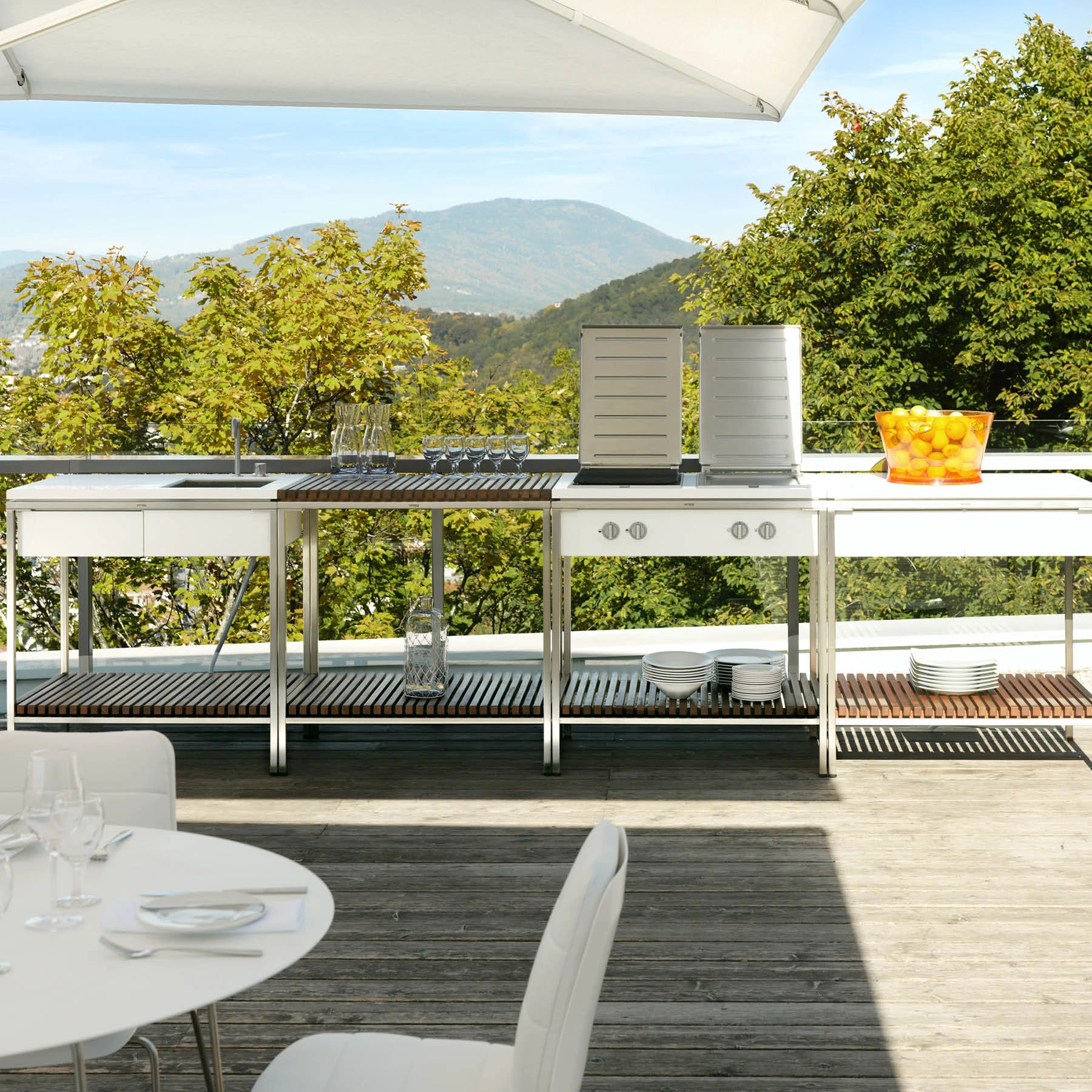 OUTDOOR KITCHEN
