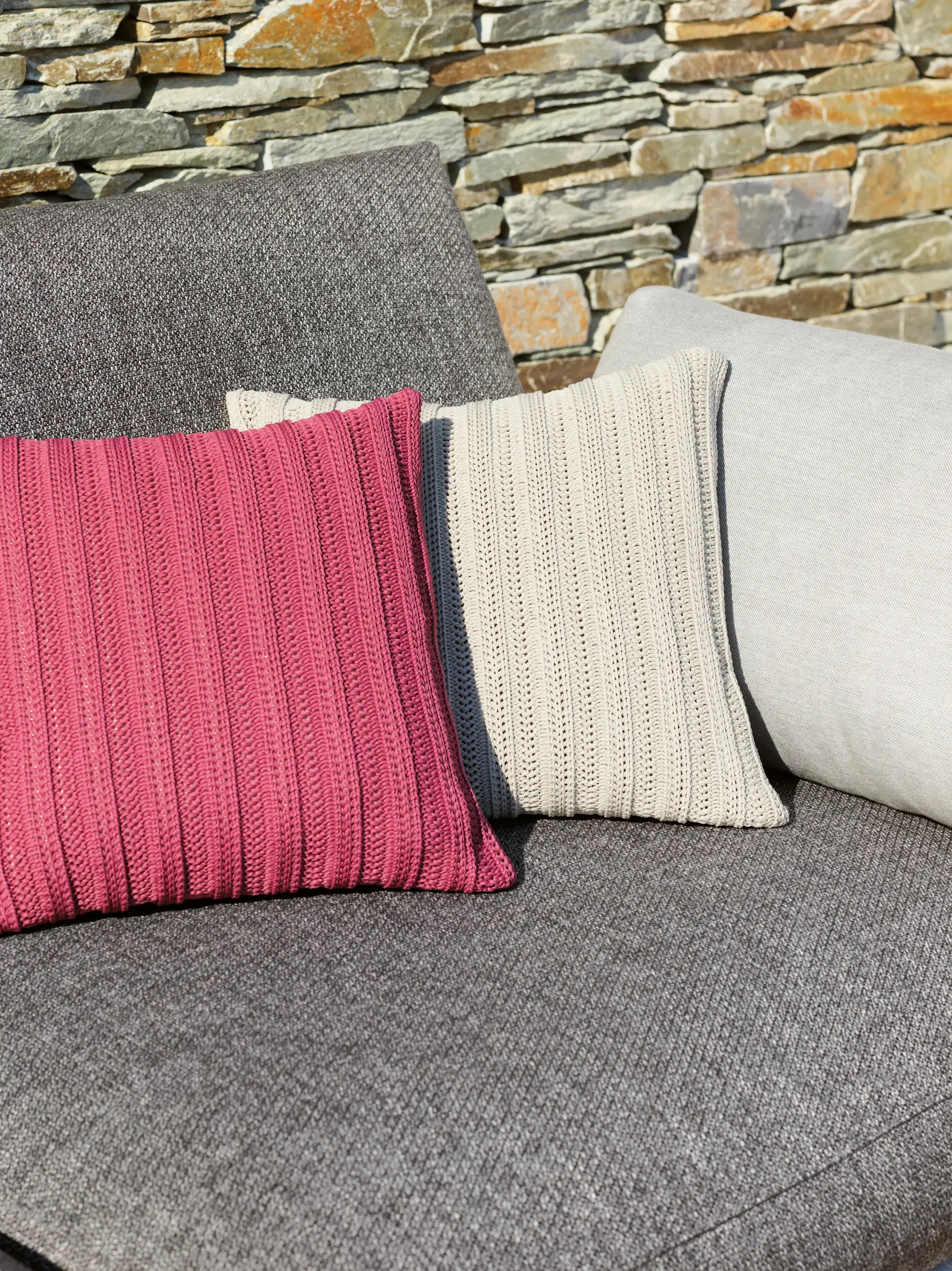 Viteo - Knitwear Cushions | Line